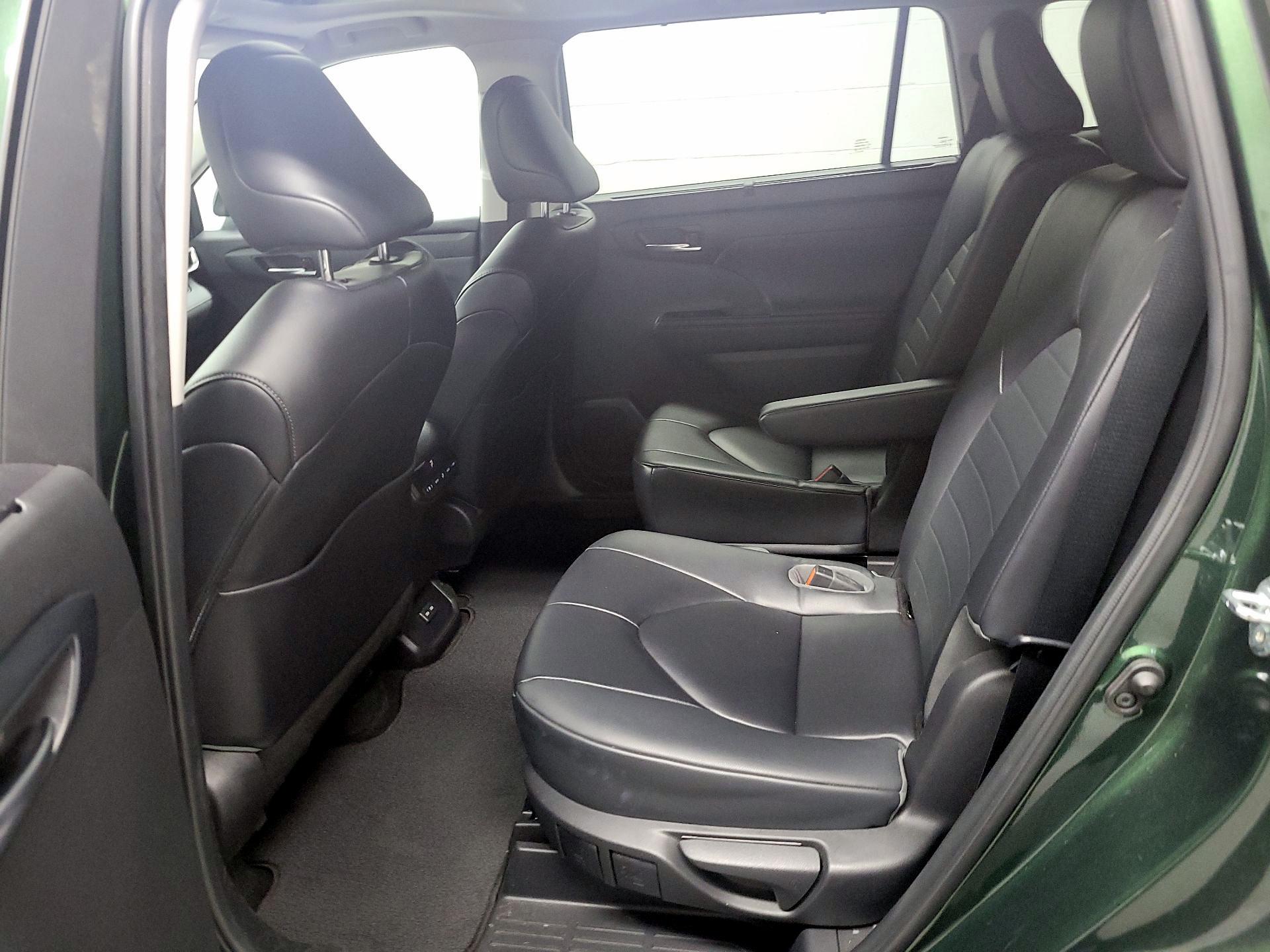 Thumbnail: 2023 Toyota Highlander - 18