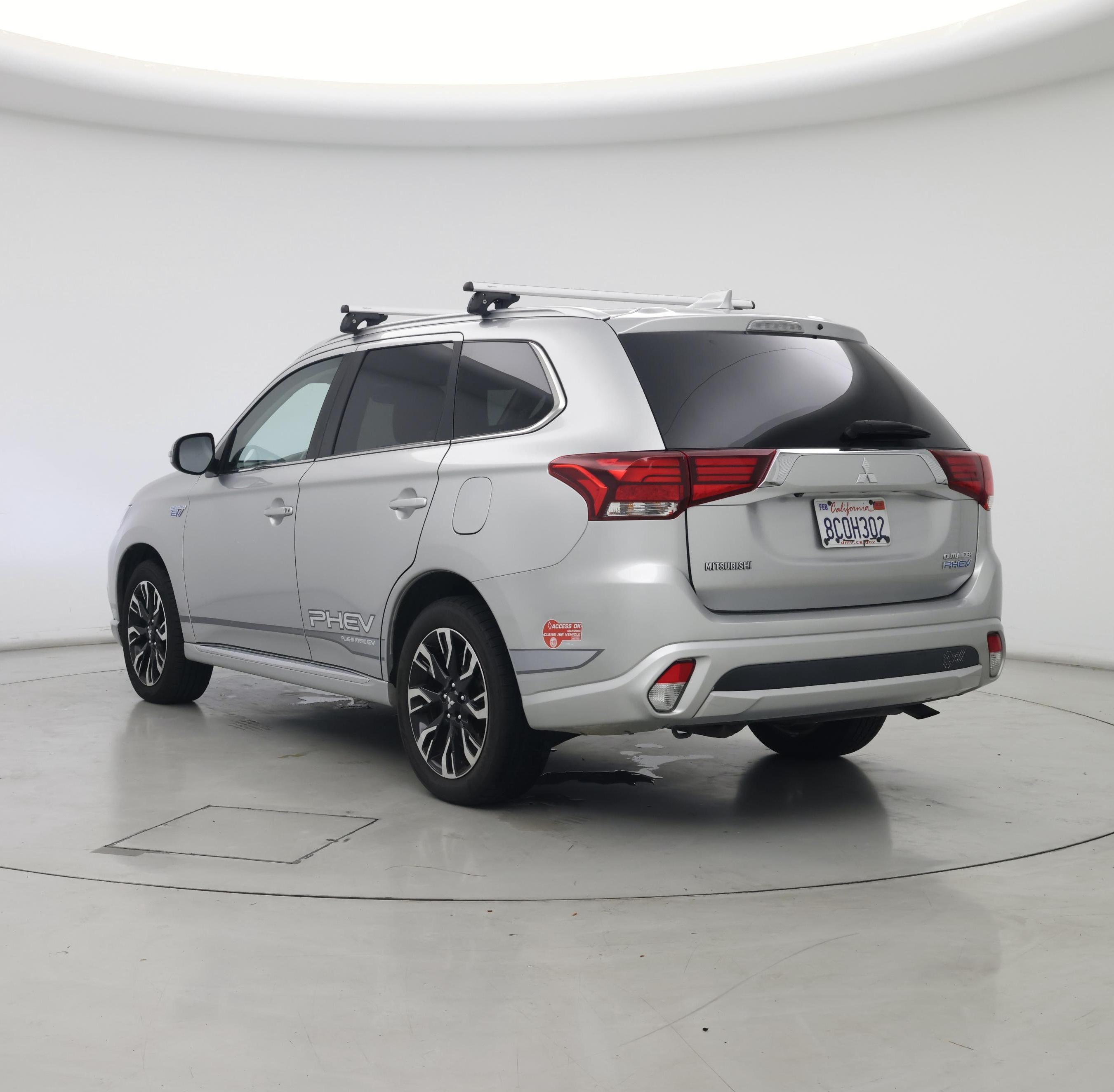 Thumbnail: 2018 Mitsubishi Outlander - 2