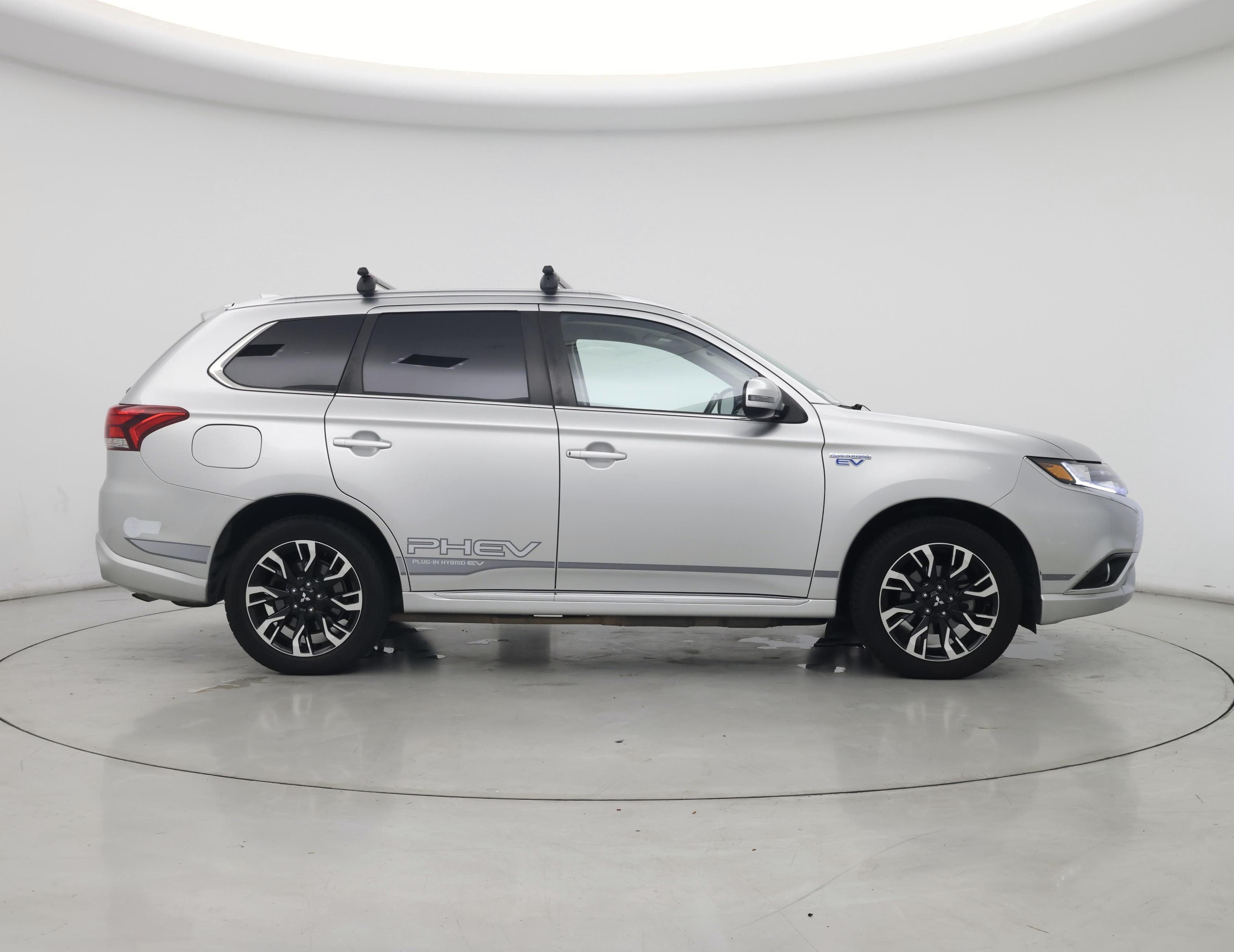 Thumbnail: 2018 Mitsubishi Outlander - 7