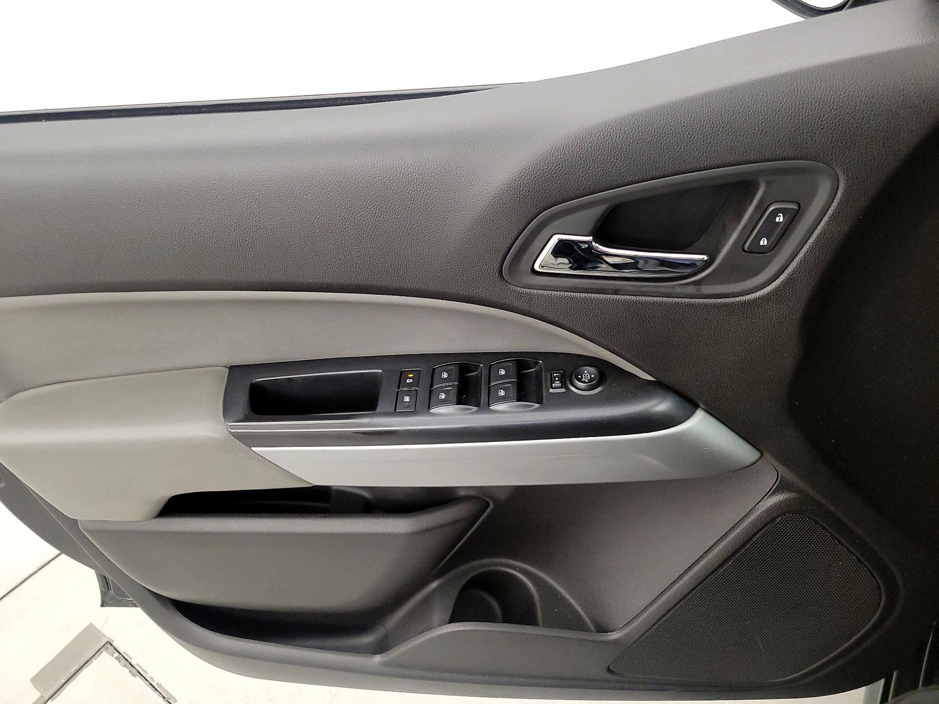 Thumbnail: 2015 Chevrolet Colorado - 12