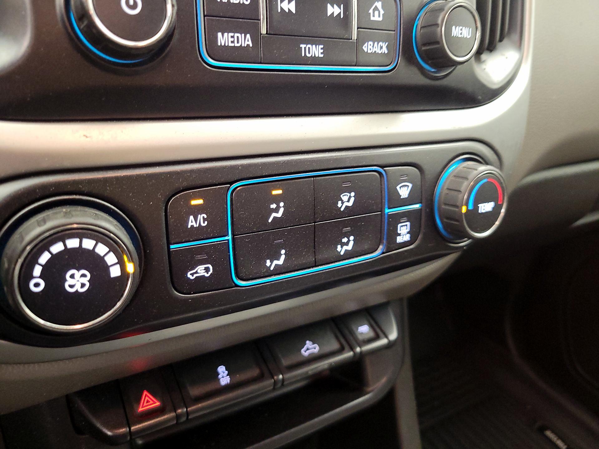 Thumbnail: 2015 Chevrolet Colorado - 16