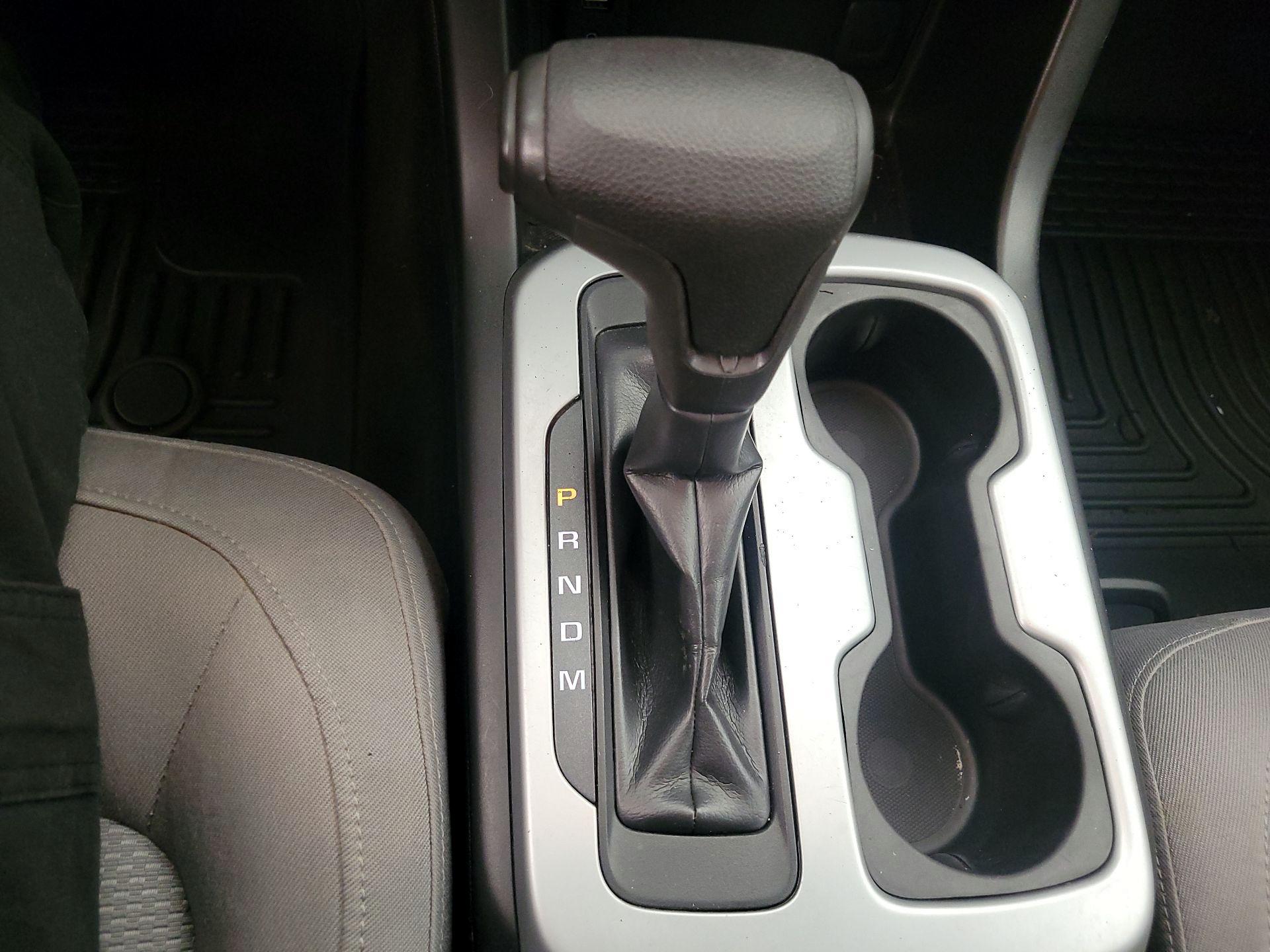 Thumbnail: 2015 Chevrolet Colorado - 17