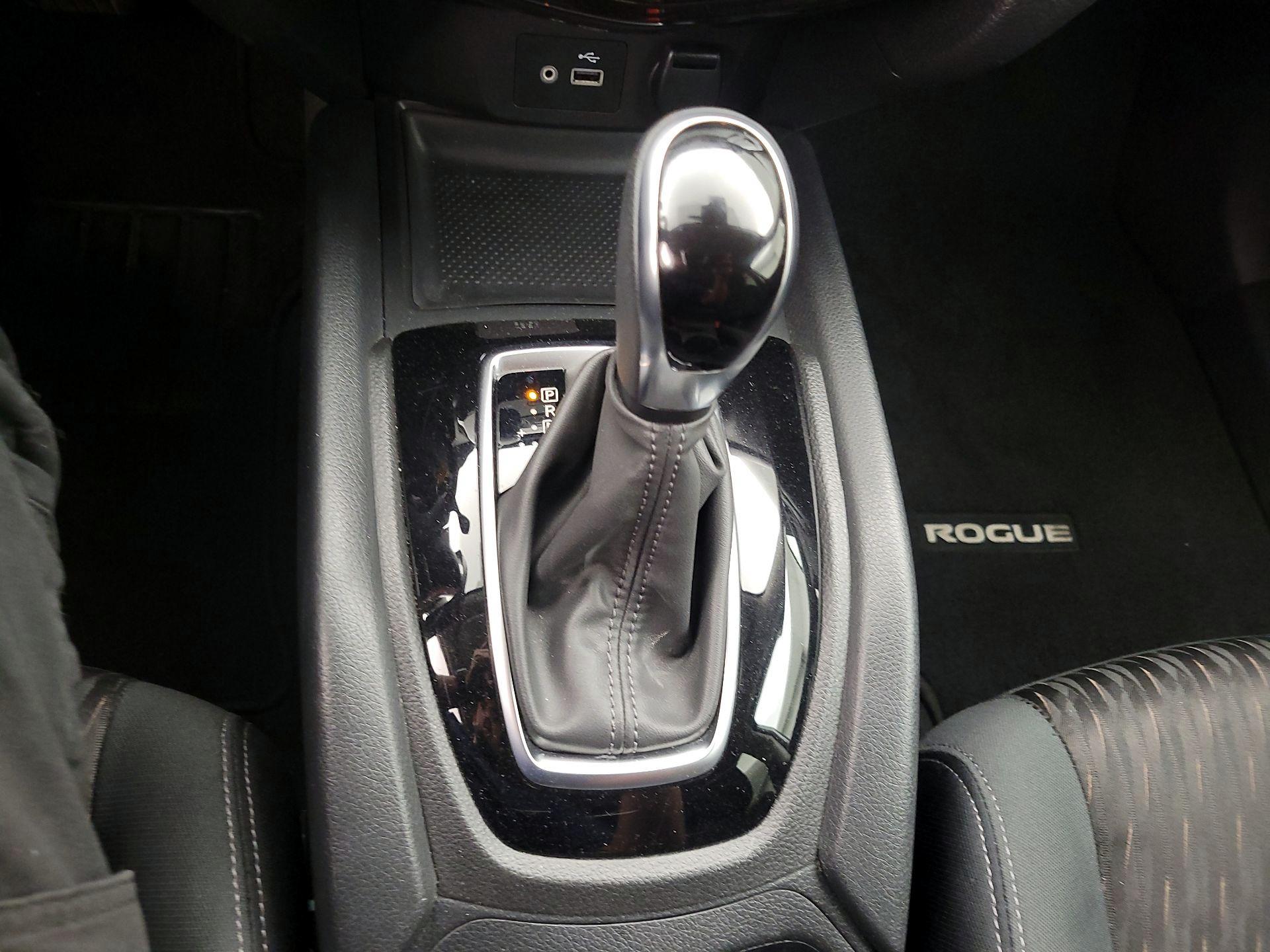 Thumbnail: 2020 Nissan Rogue - 16