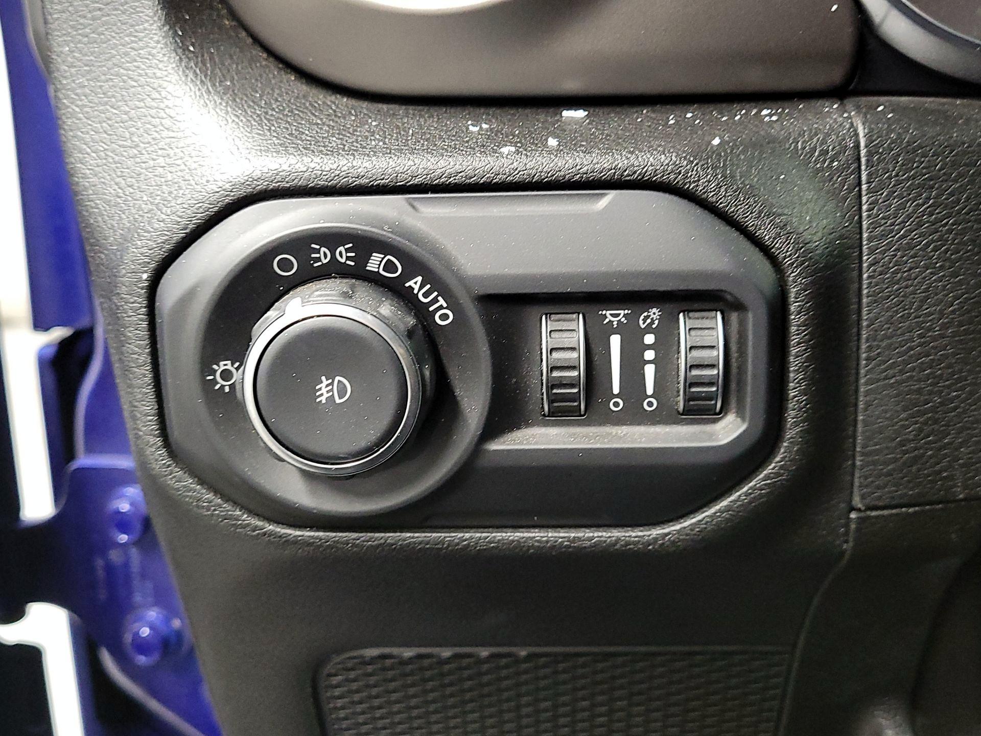 Thumbnail: 2019 Jeep Wrangler - 13