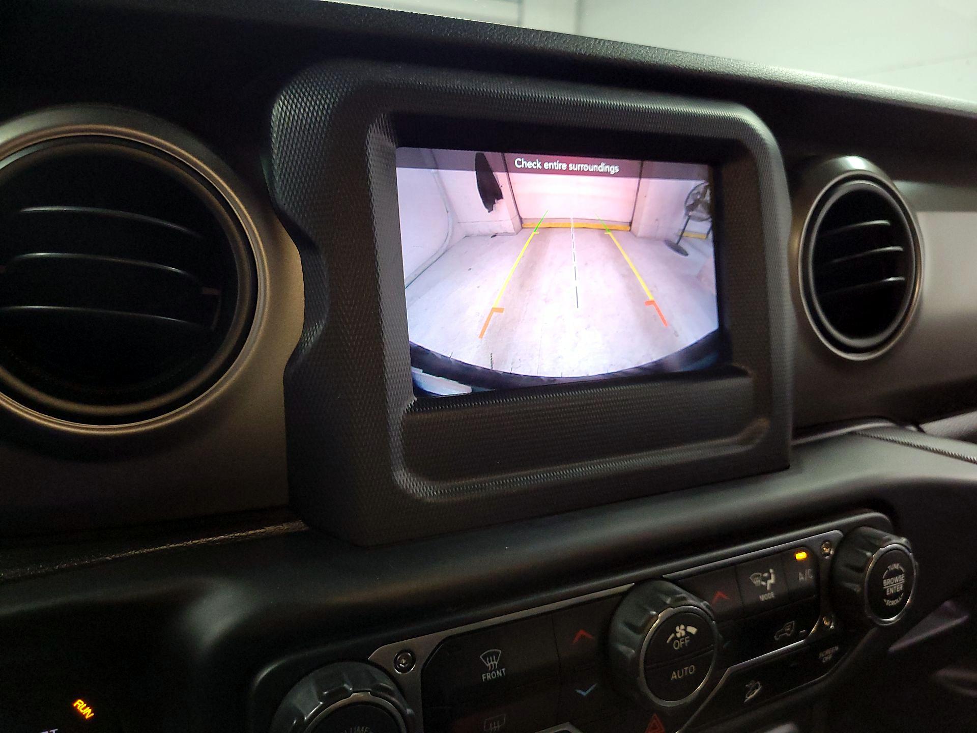 Thumbnail: 2019 Jeep Wrangler - 14