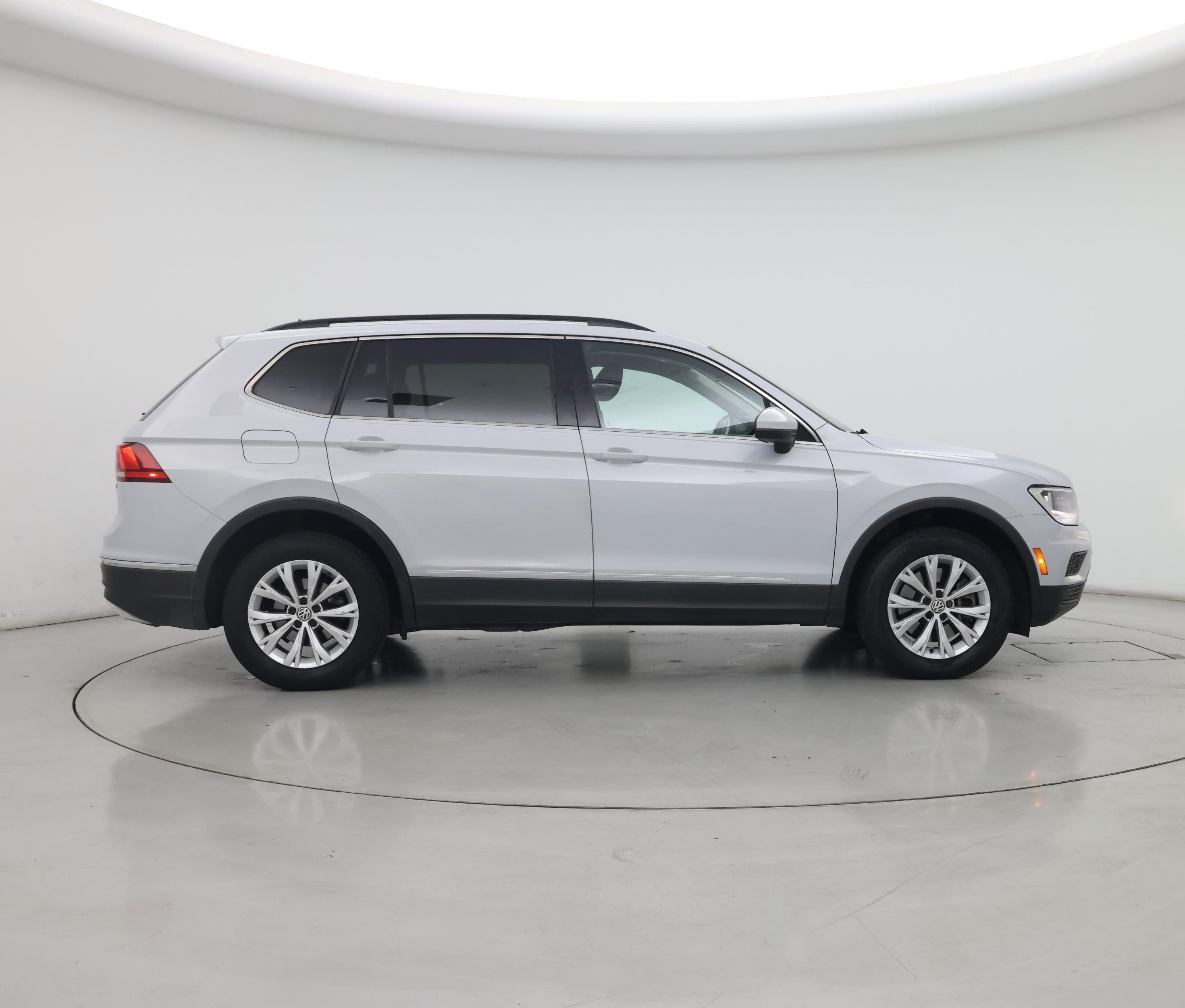 Thumbnail: 2018 Volkswagen Tiguan - 7