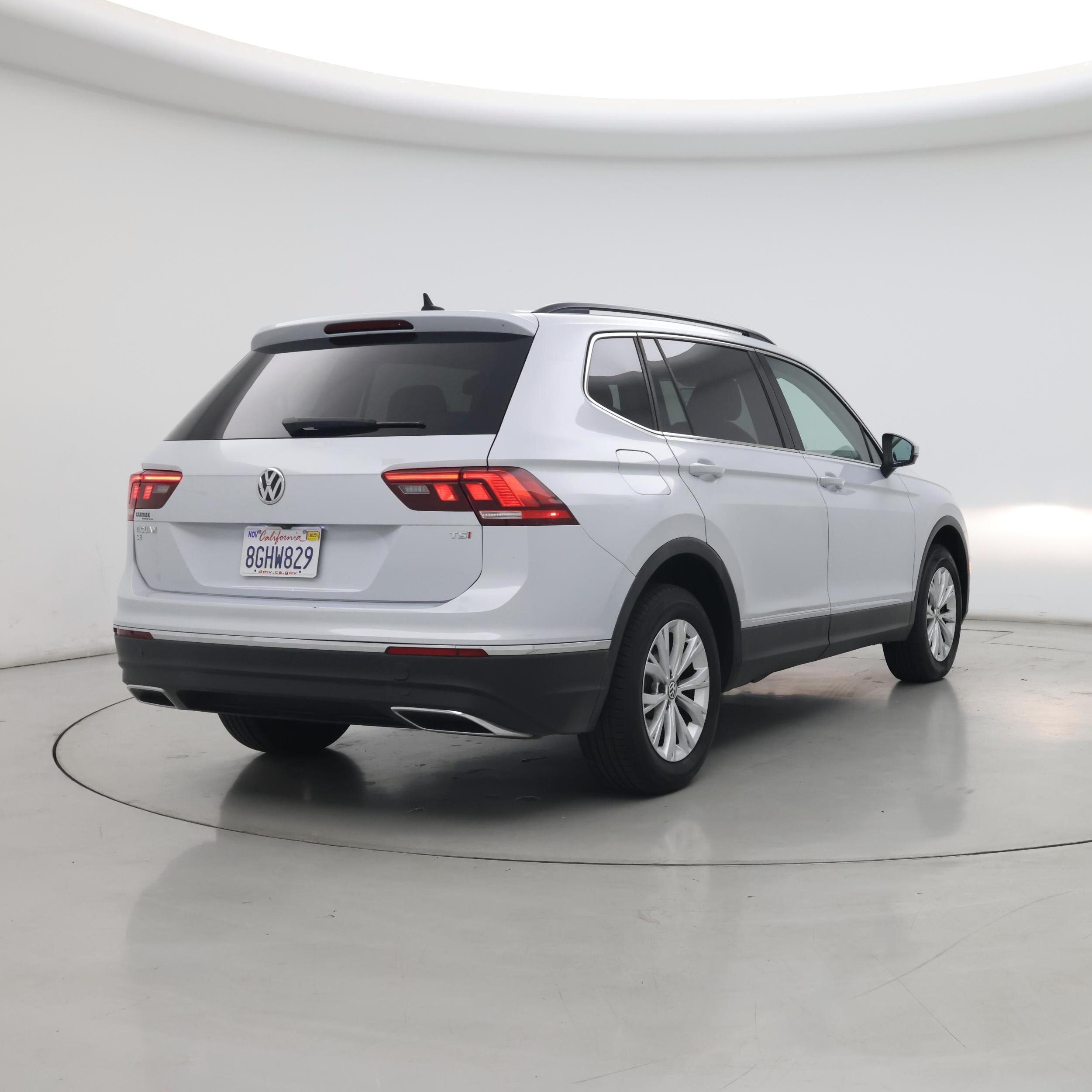 Thumbnail: 2018 Volkswagen Tiguan - 8