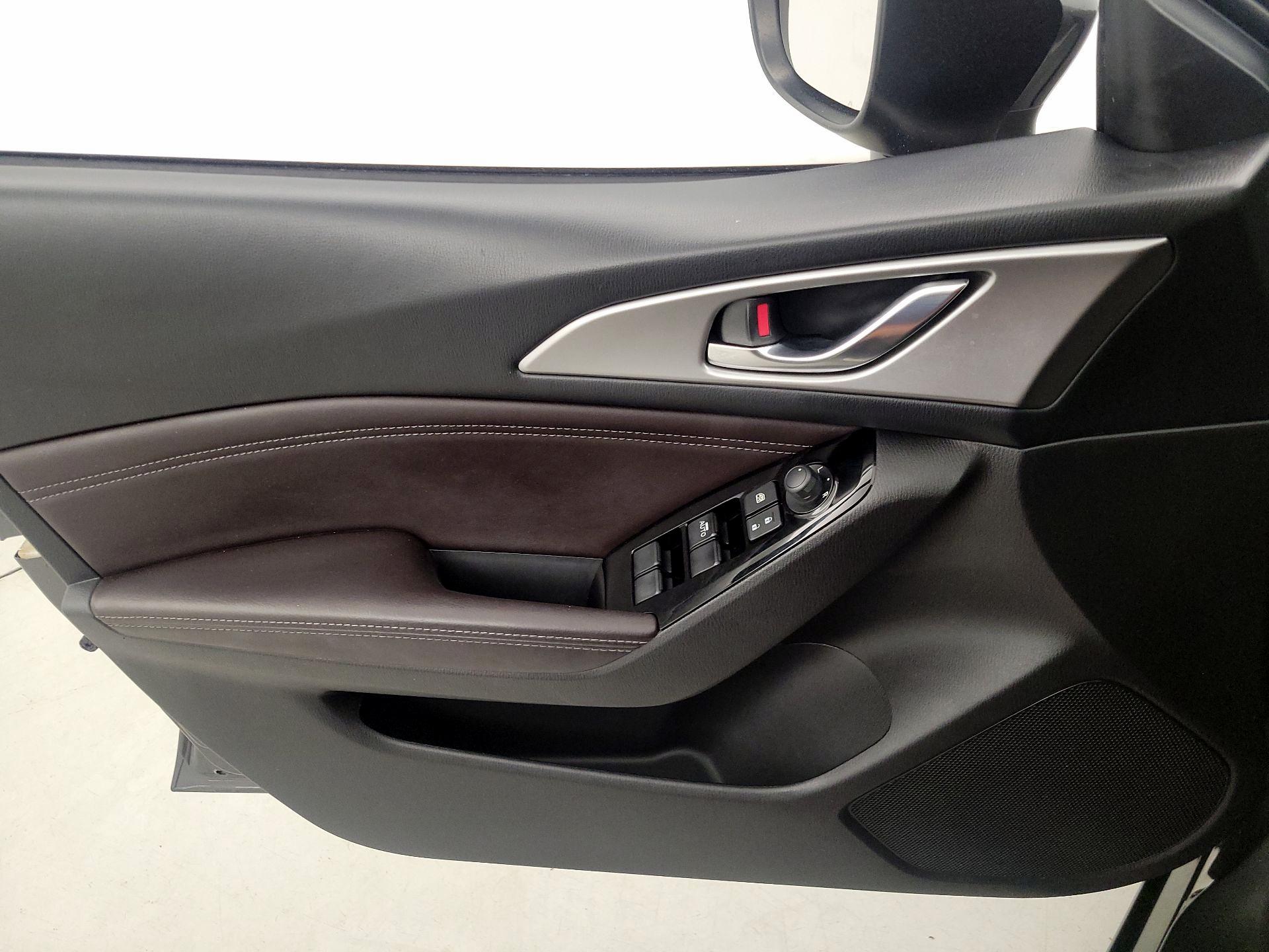 Thumbnail: 2018 Mazda Mazda3 - 12