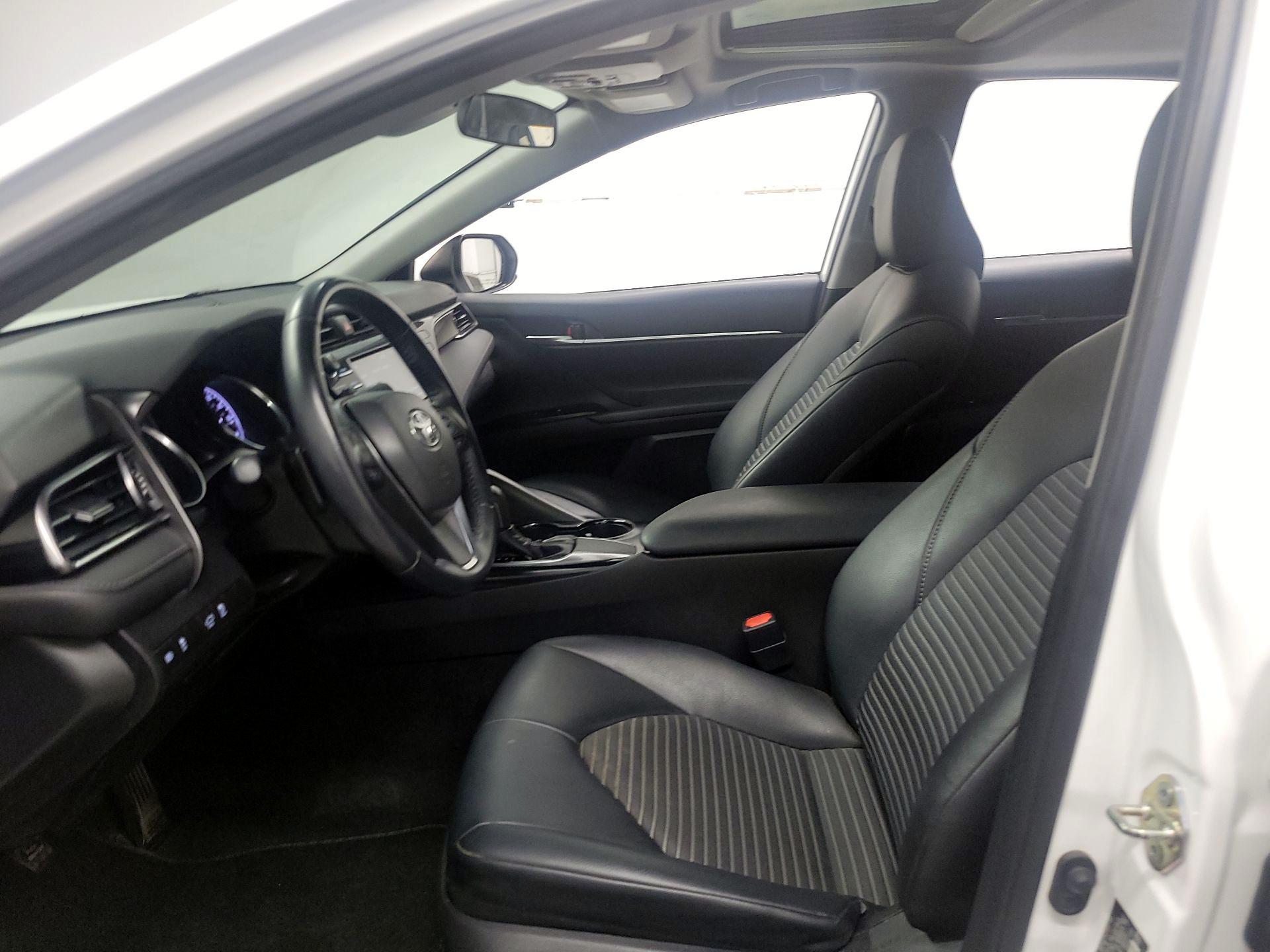 Thumbnail: 2019 Toyota Camry - 11