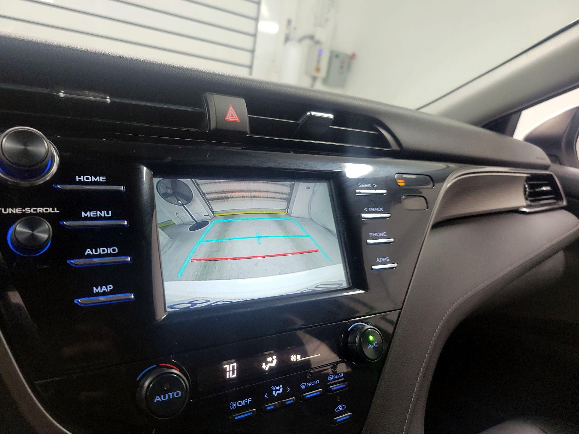 Thumbnail: 2019 Toyota Camry - 14