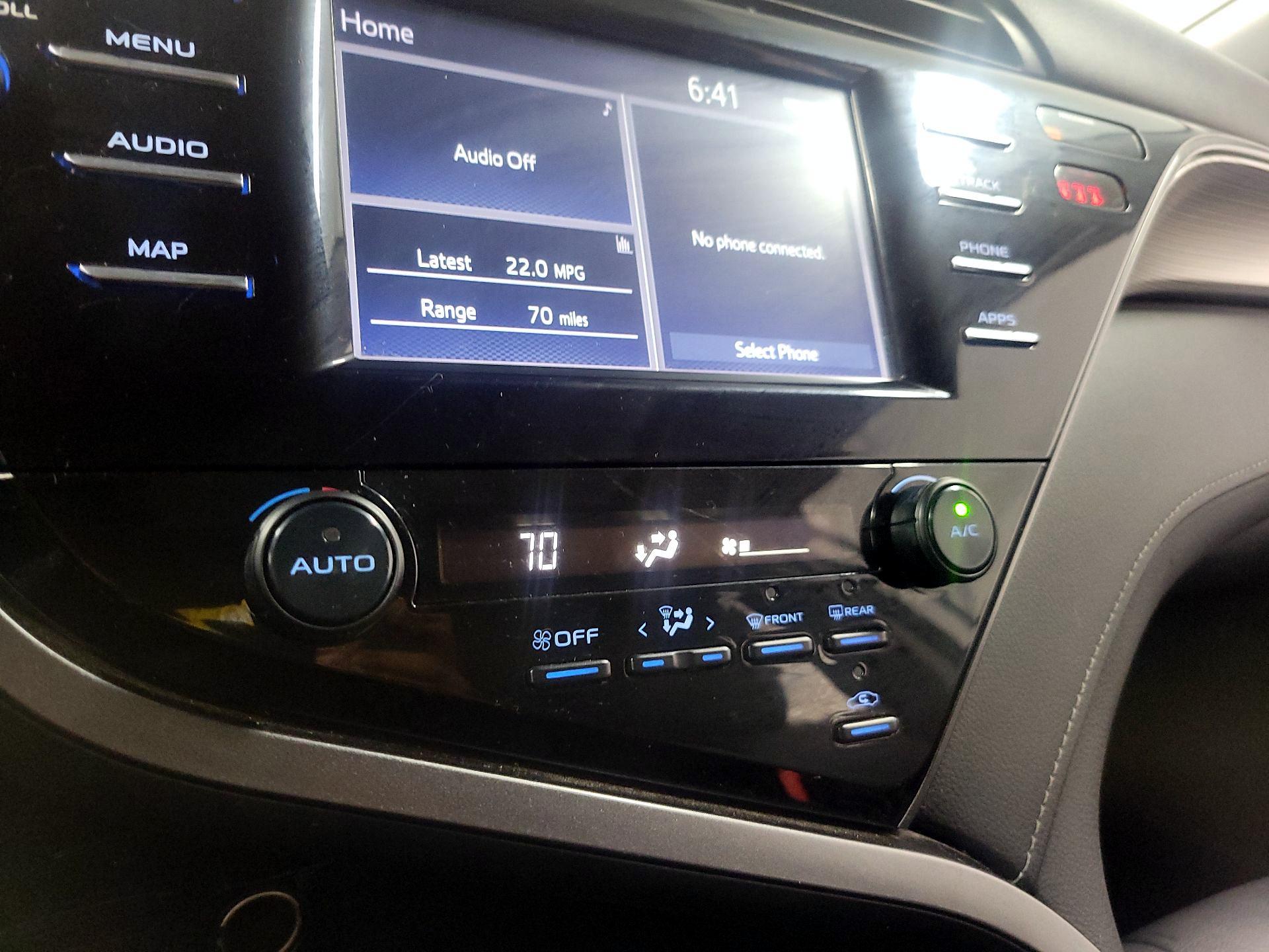 Thumbnail: 2019 Toyota Camry - 16