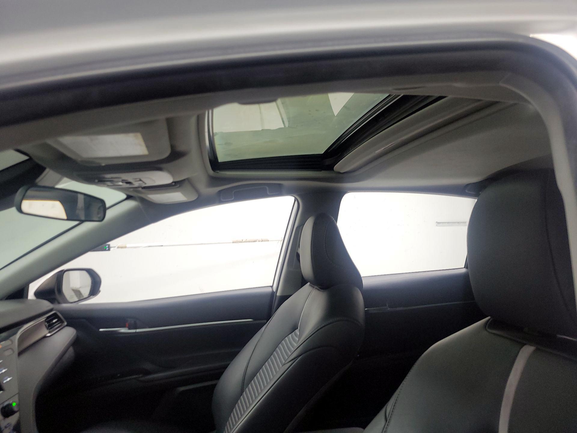 Thumbnail: 2019 Toyota Camry - 19