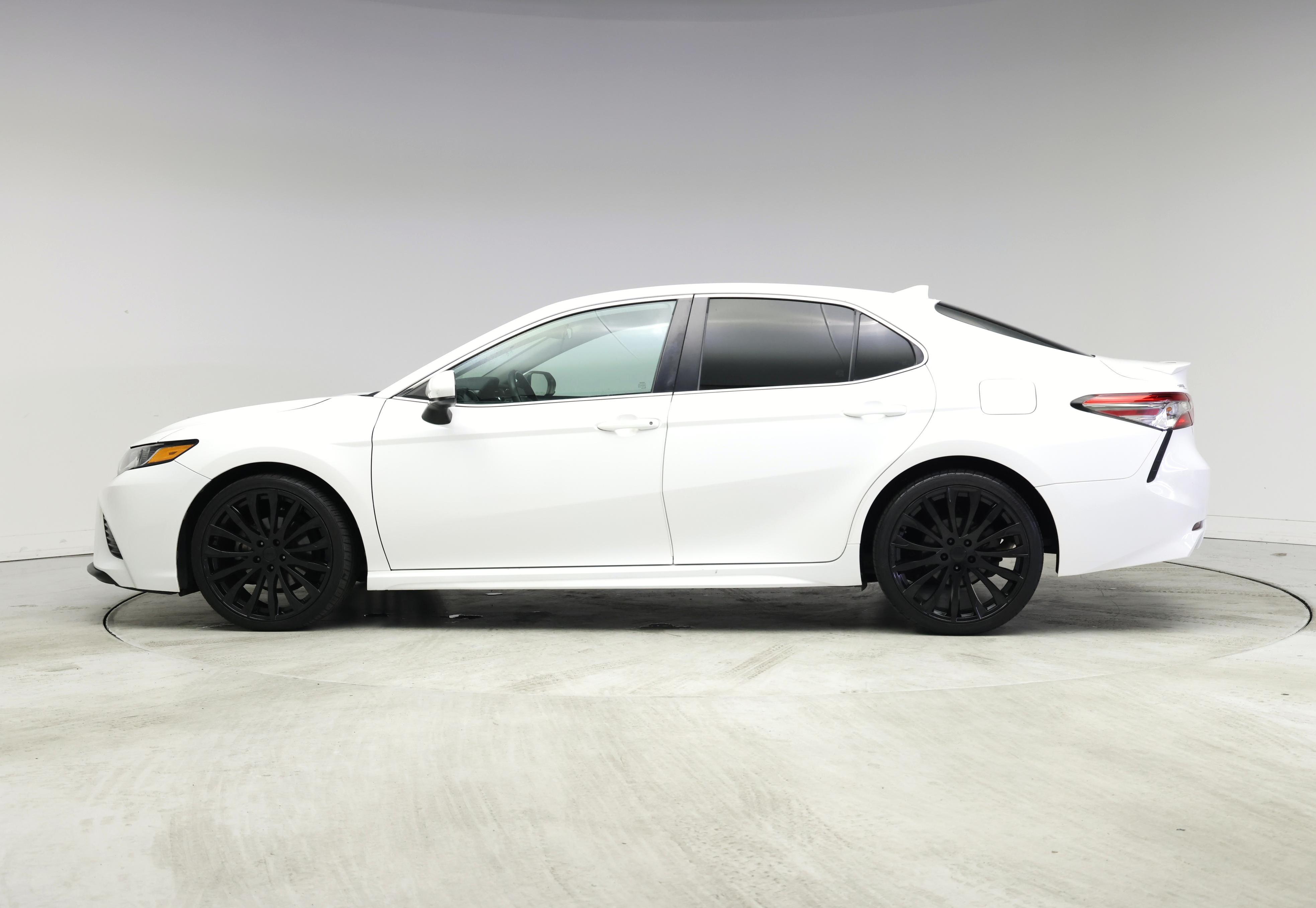 Thumbnail: 2019 Toyota Camry - 3