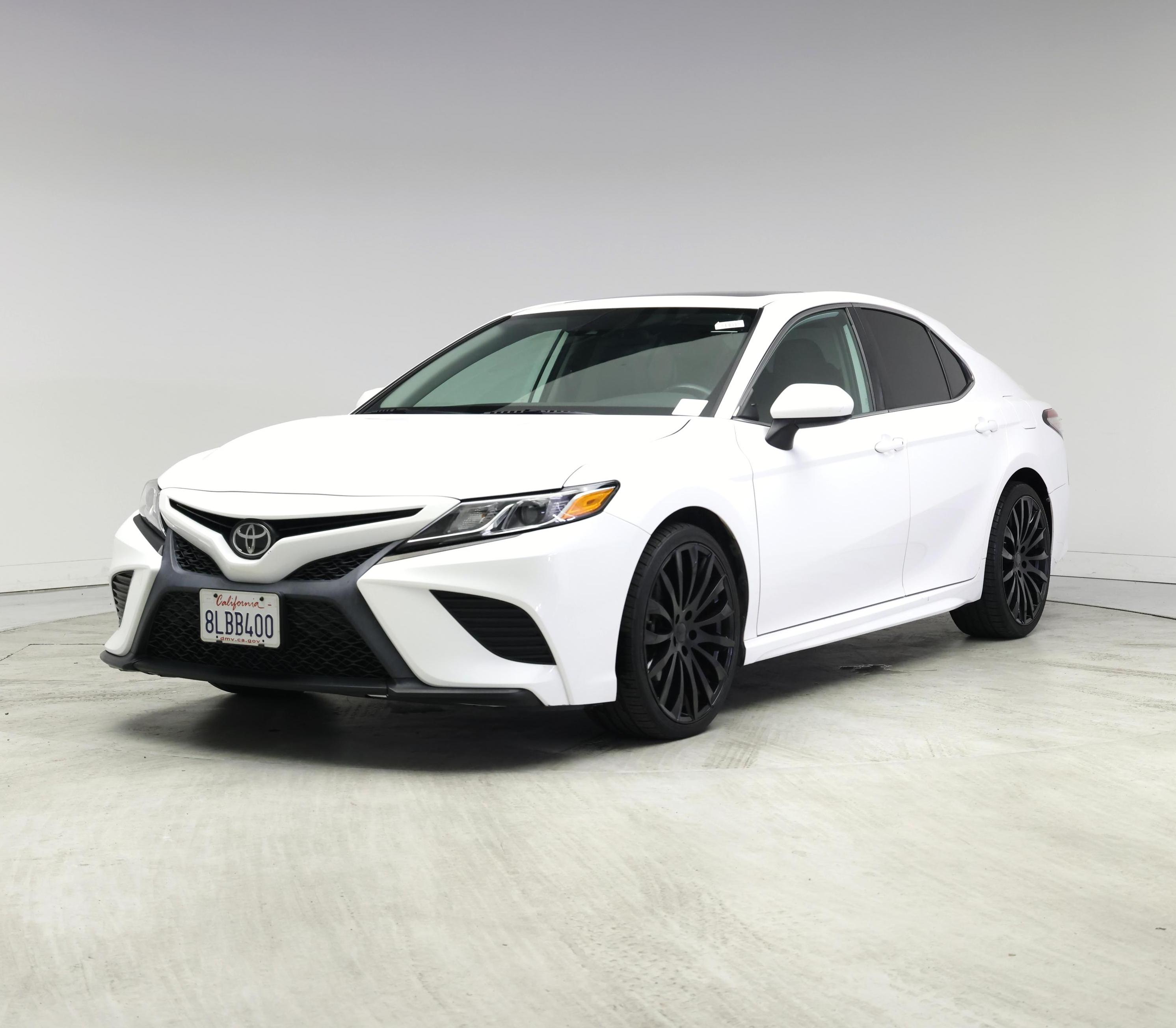 Thumbnail: 2019 Toyota Camry - 4