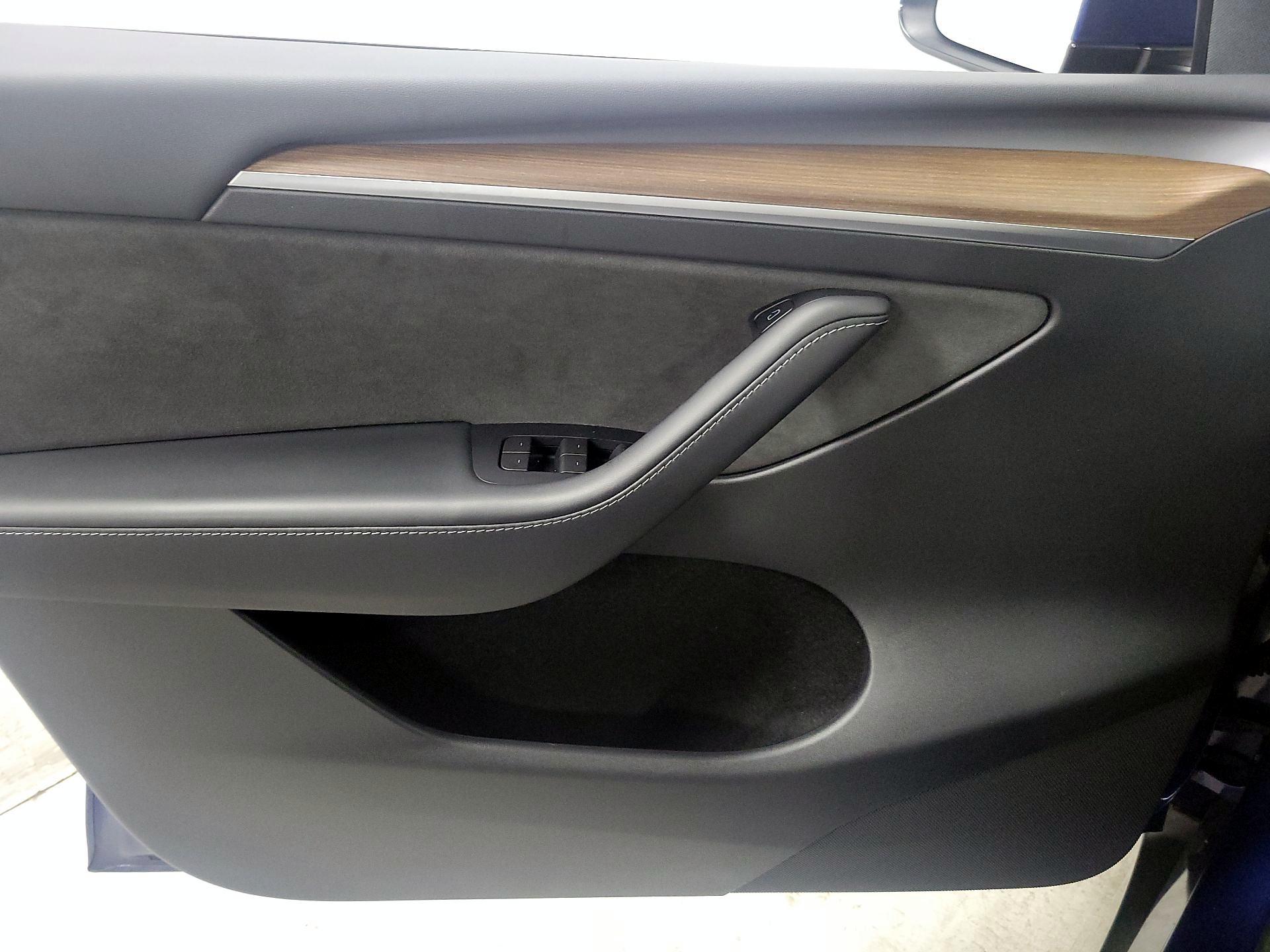 Thumbnail: 2023 Tesla Model Y - 12