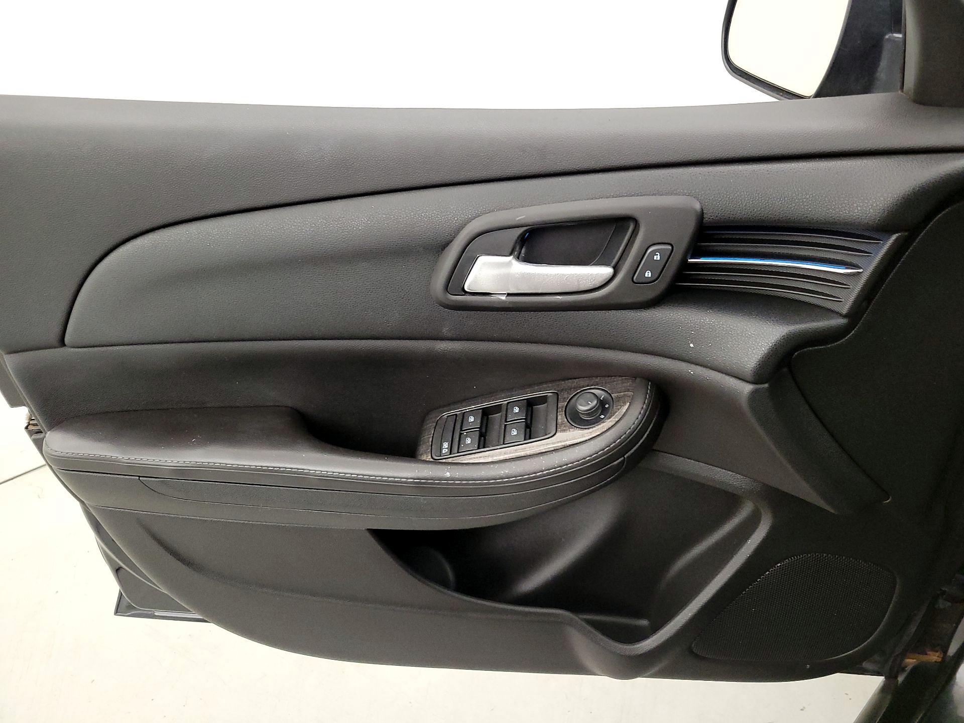 Thumbnail: 2014 Chevrolet Malibu - 12
