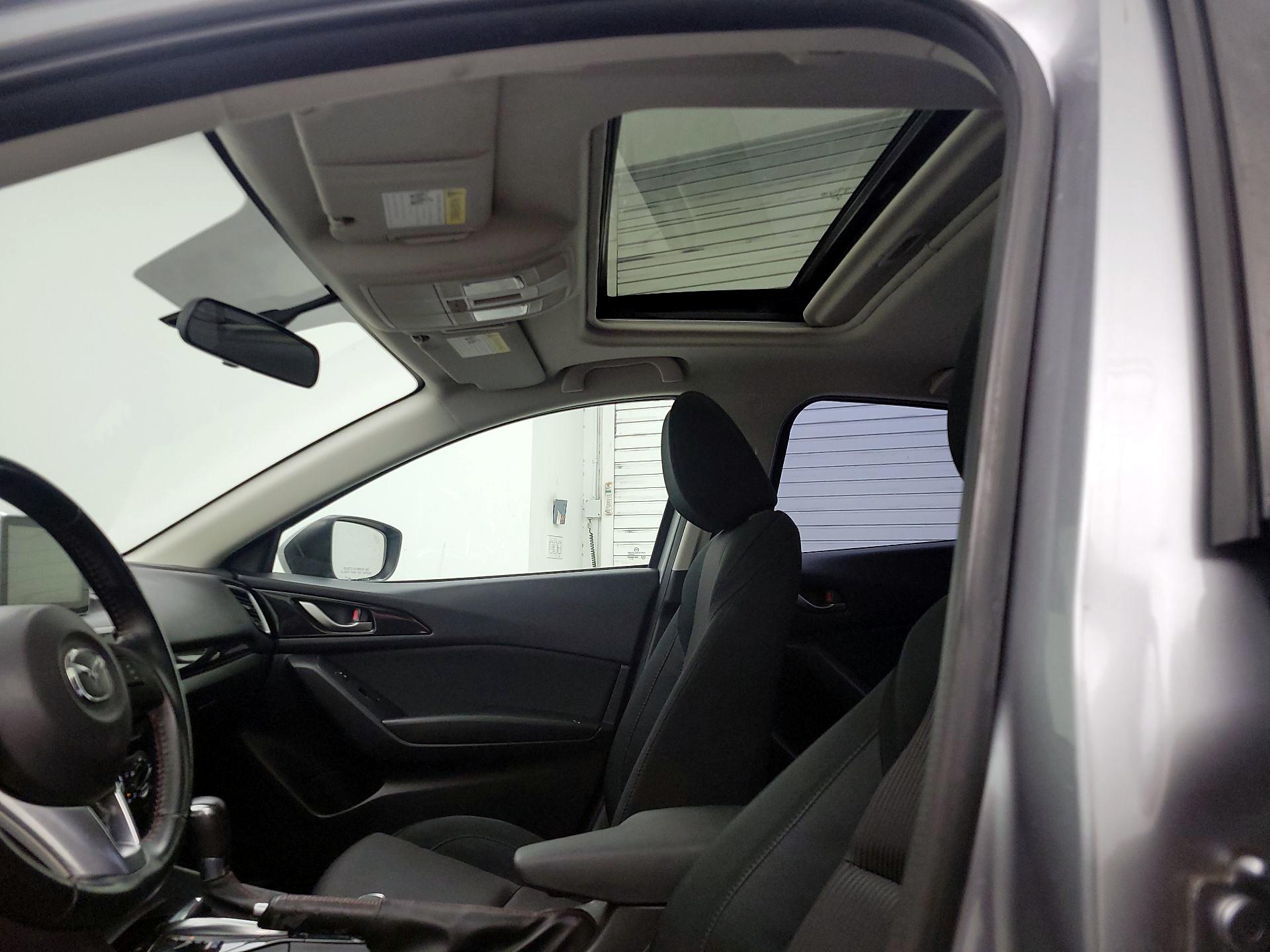 Thumbnail: 2016 Mazda Mazda3 - 19