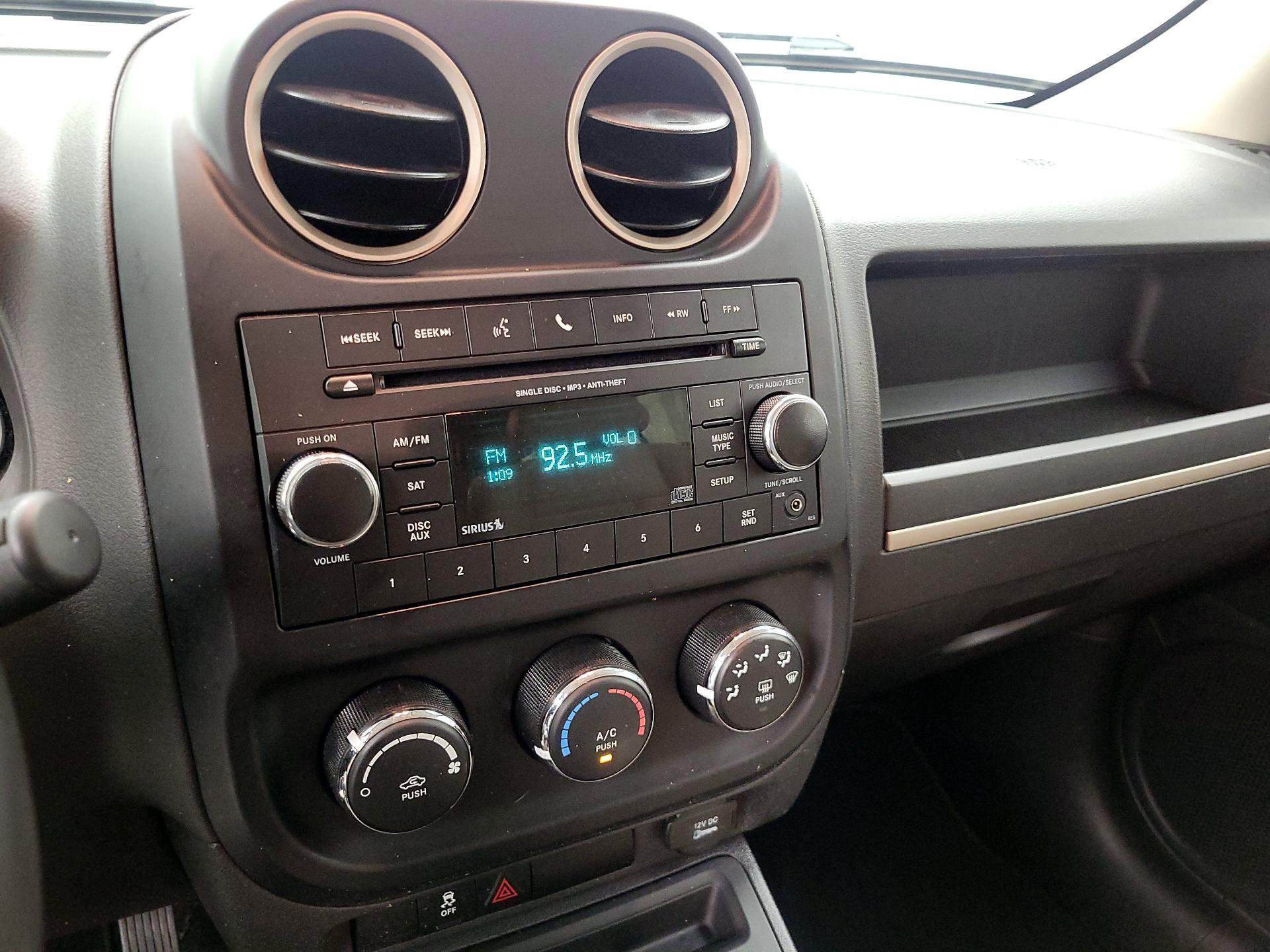 Thumbnail: 2016 Jeep Patriot - 13