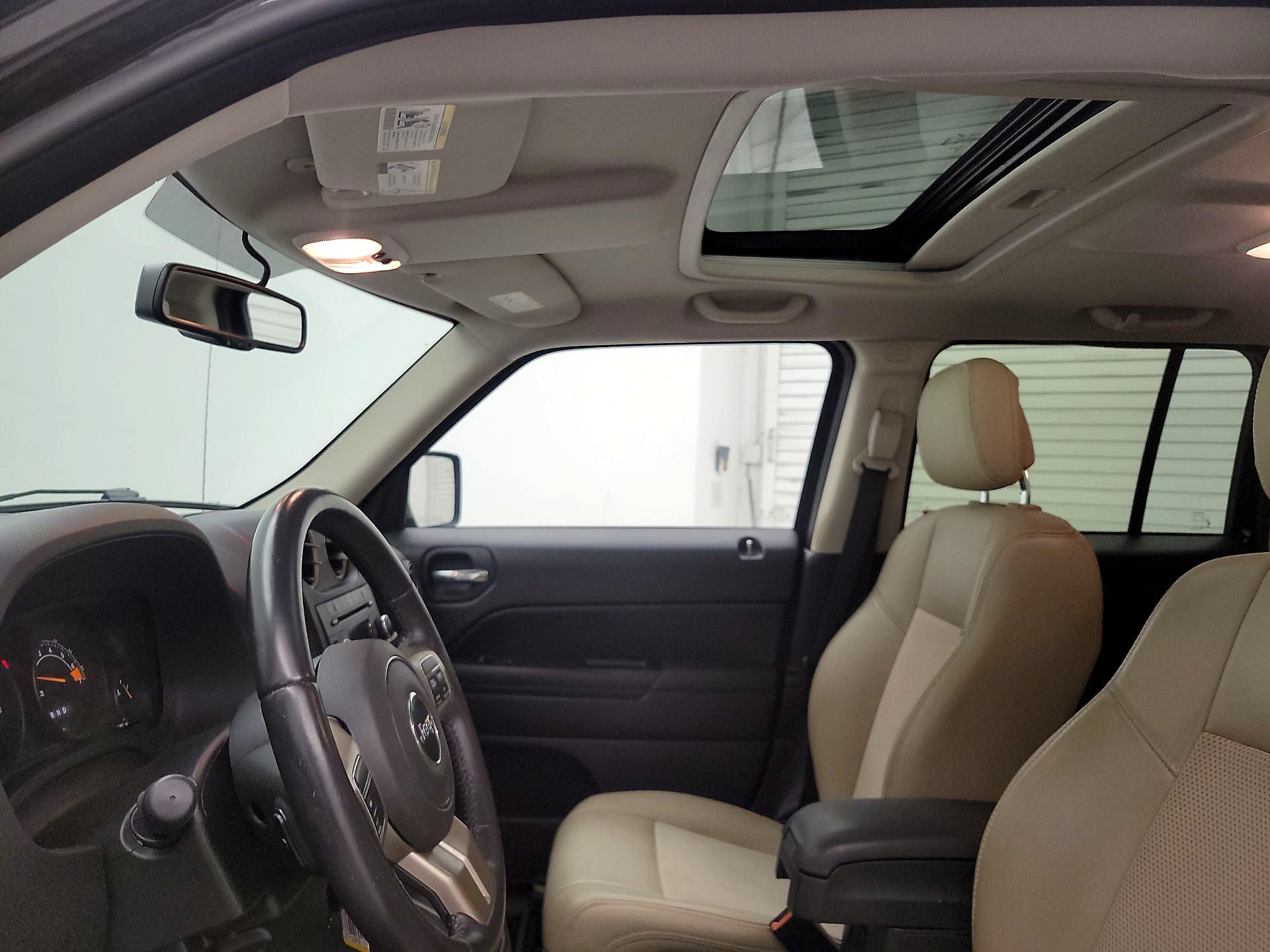 Thumbnail: 2016 Jeep Patriot - 17
