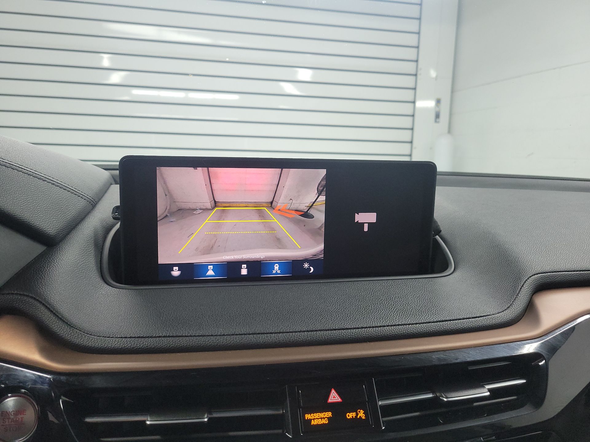 Thumbnail: 2022 Acura MDX - 13