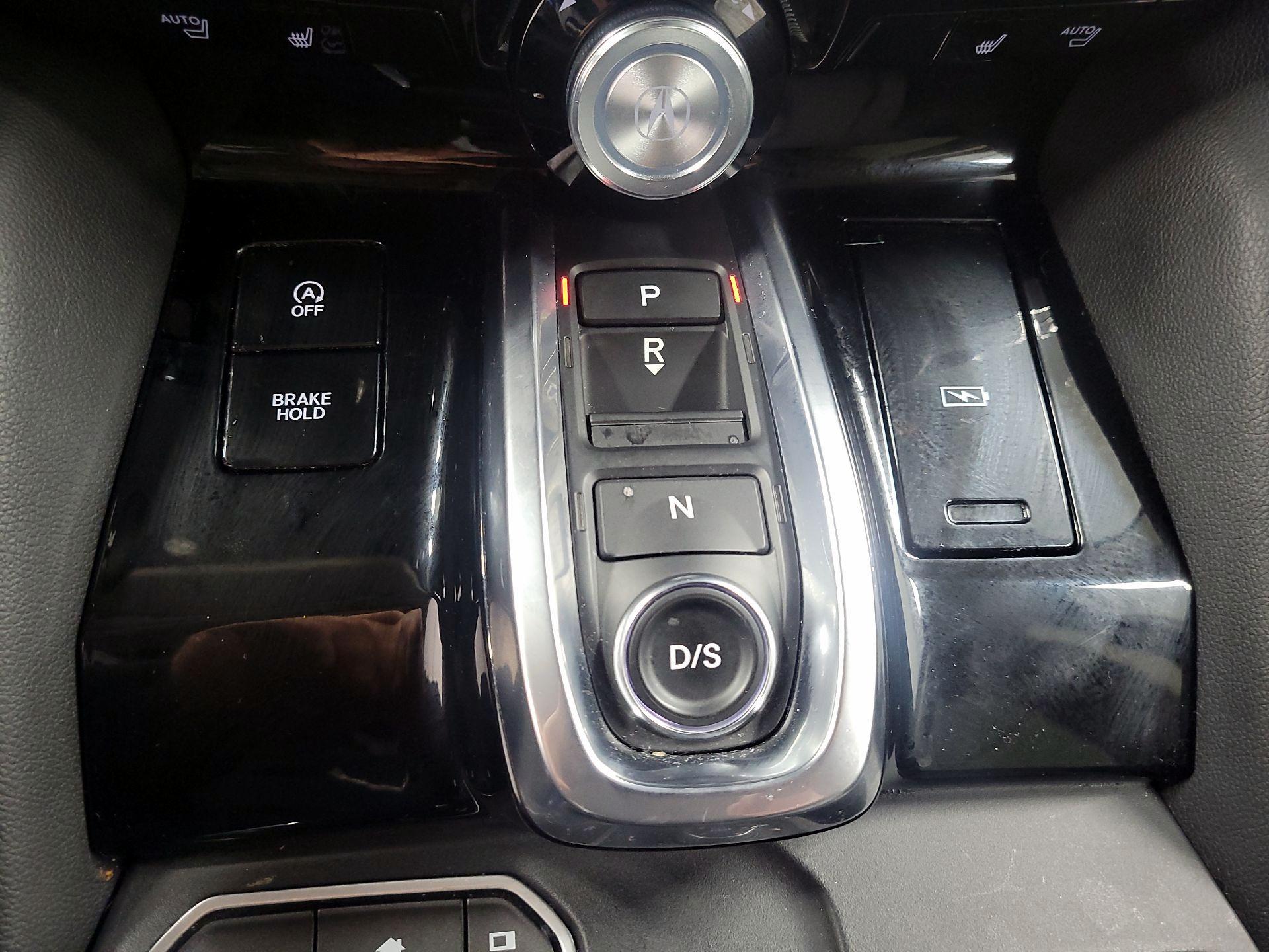 Thumbnail: 2022 Acura MDX - 16