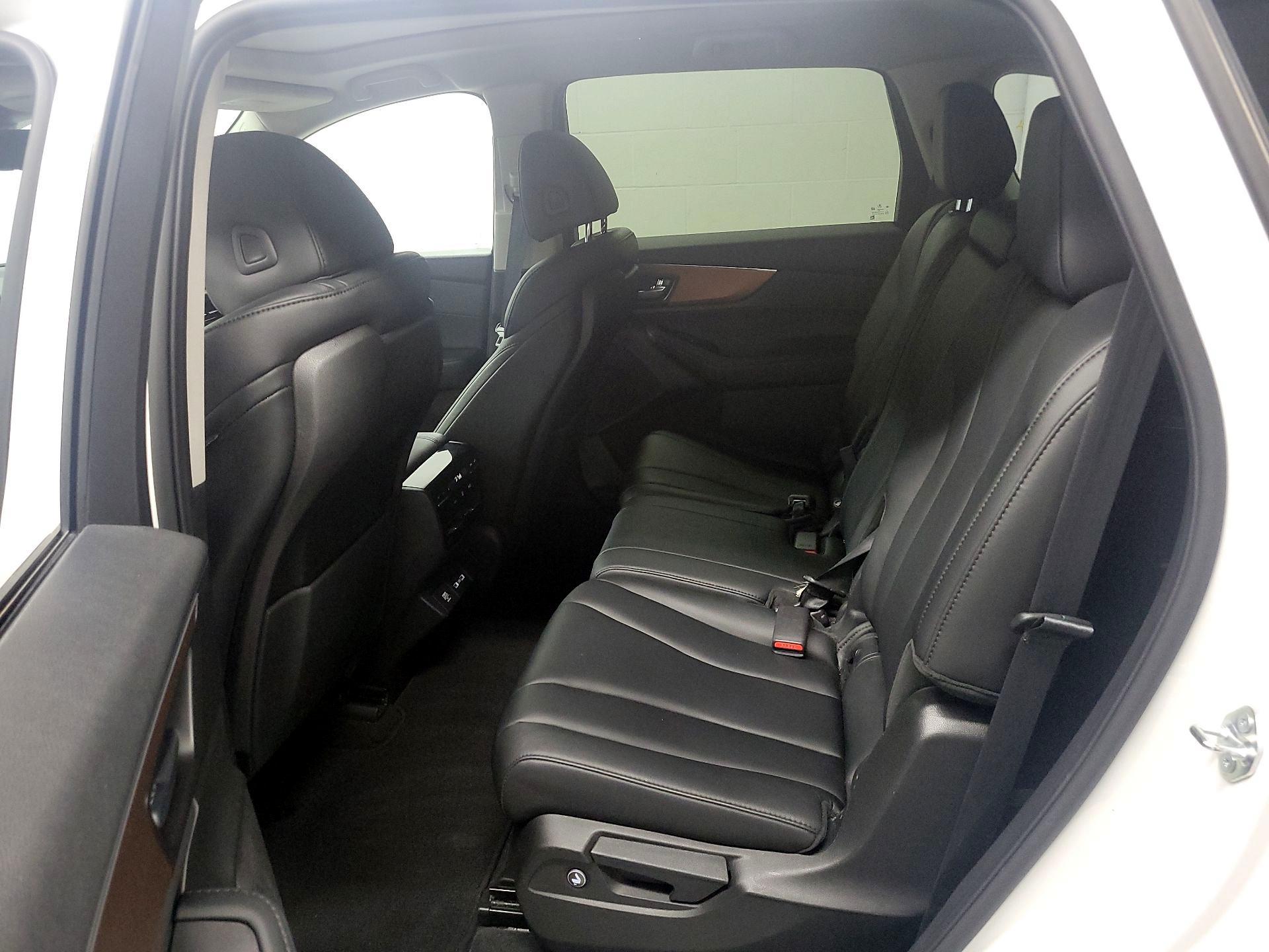 Thumbnail: 2022 Acura MDX - 17