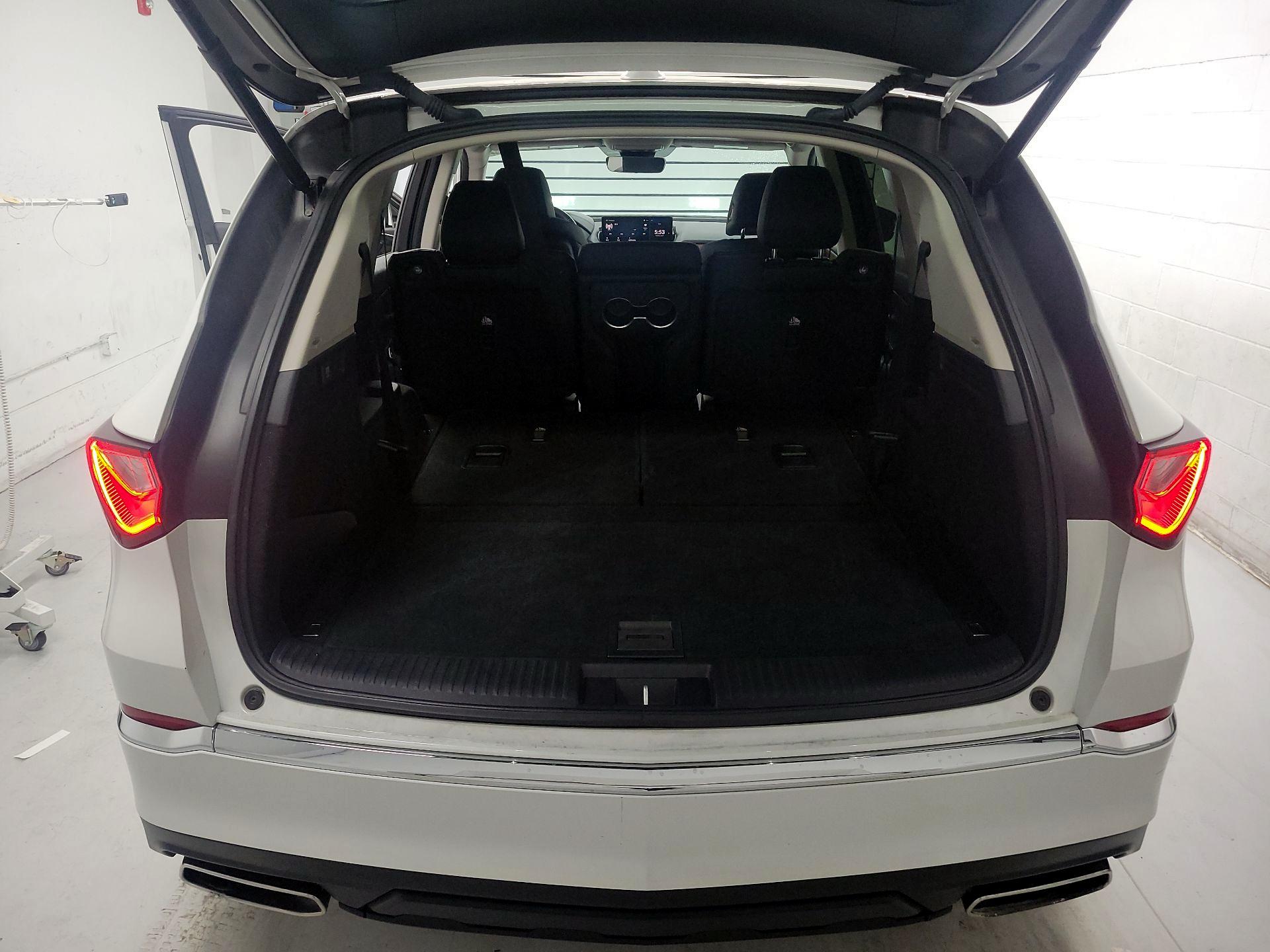 Thumbnail: 2022 Acura MDX - 18