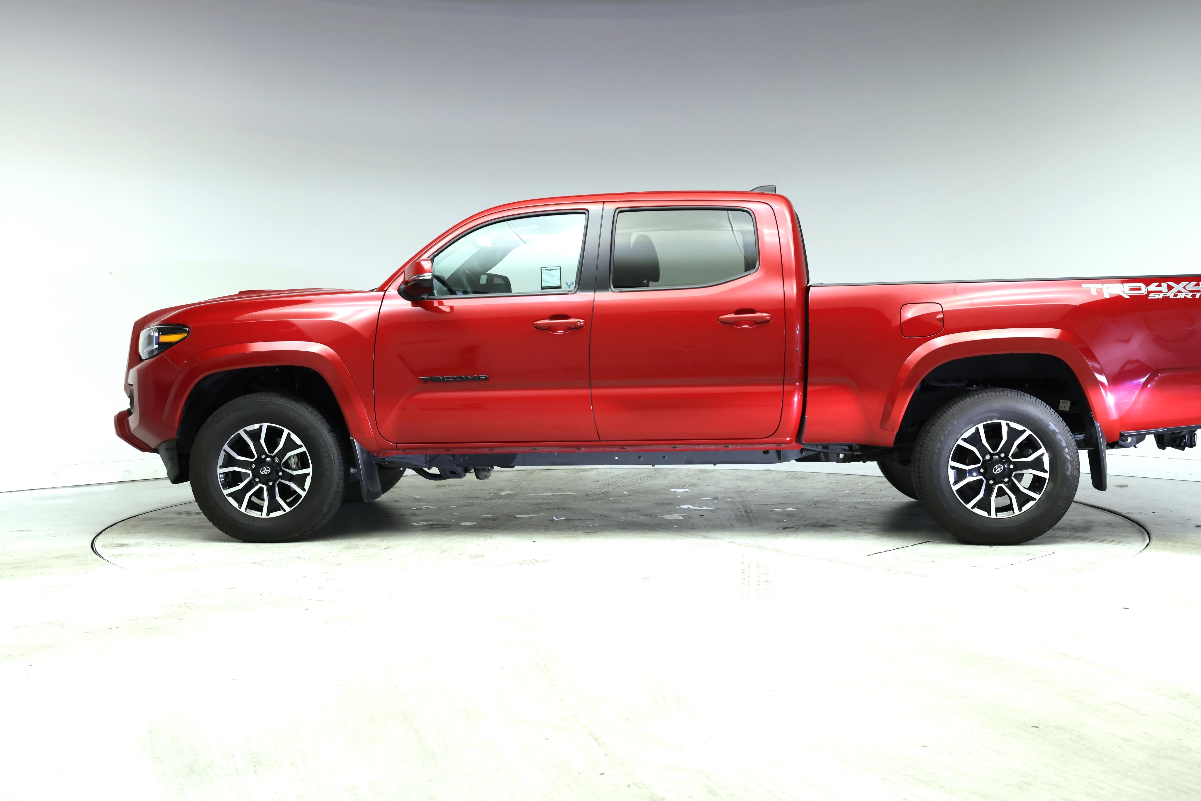 Thumbnail: 2022 Toyota Tacoma - 3