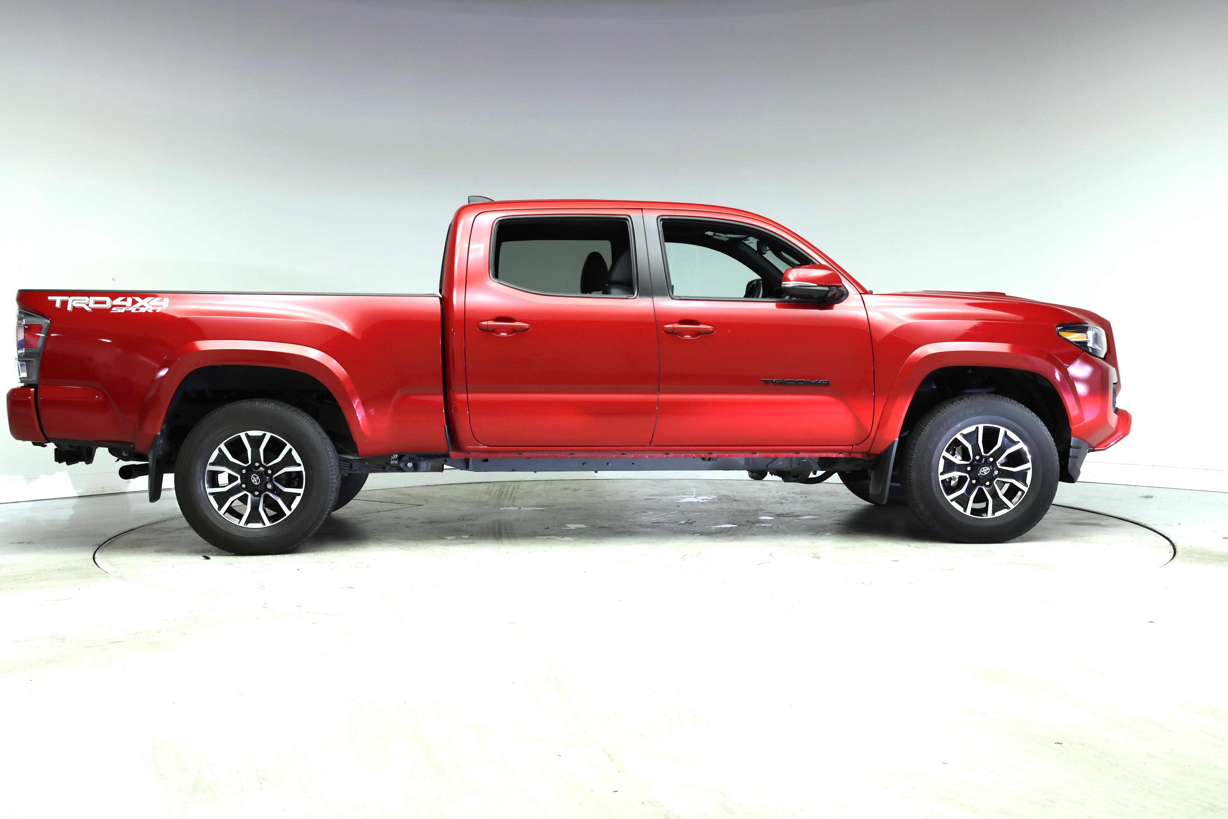 Thumbnail: 2022 Toyota Tacoma - 7