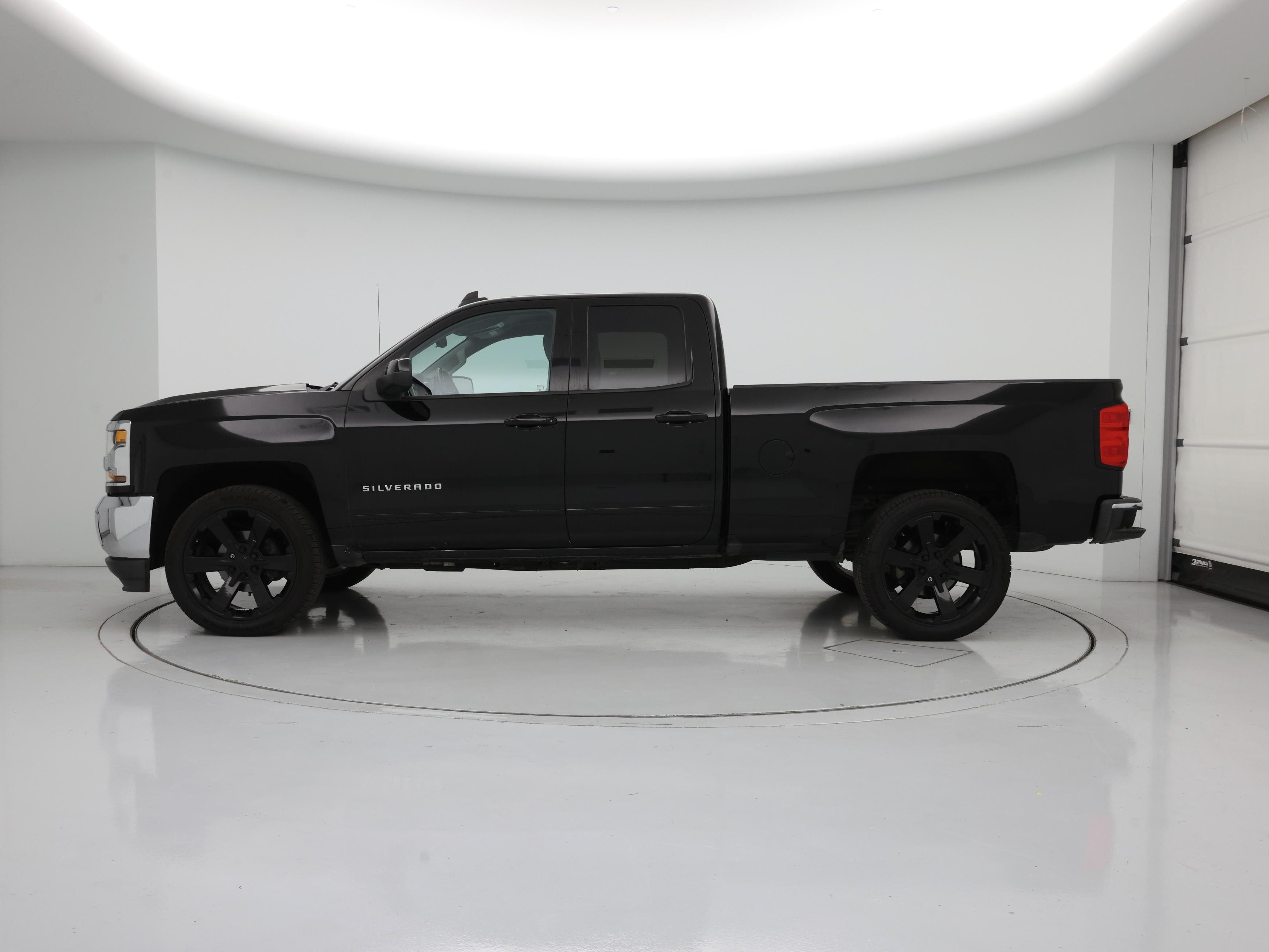 Thumbnail: 2019 Chevrolet Silverado 1500 - 3