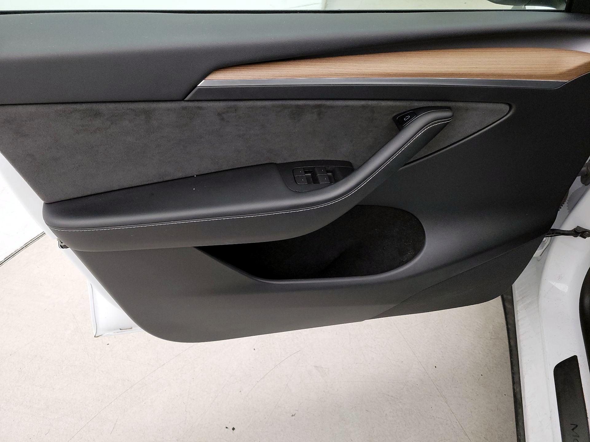 Thumbnail: 2022 Tesla Model Y - 12