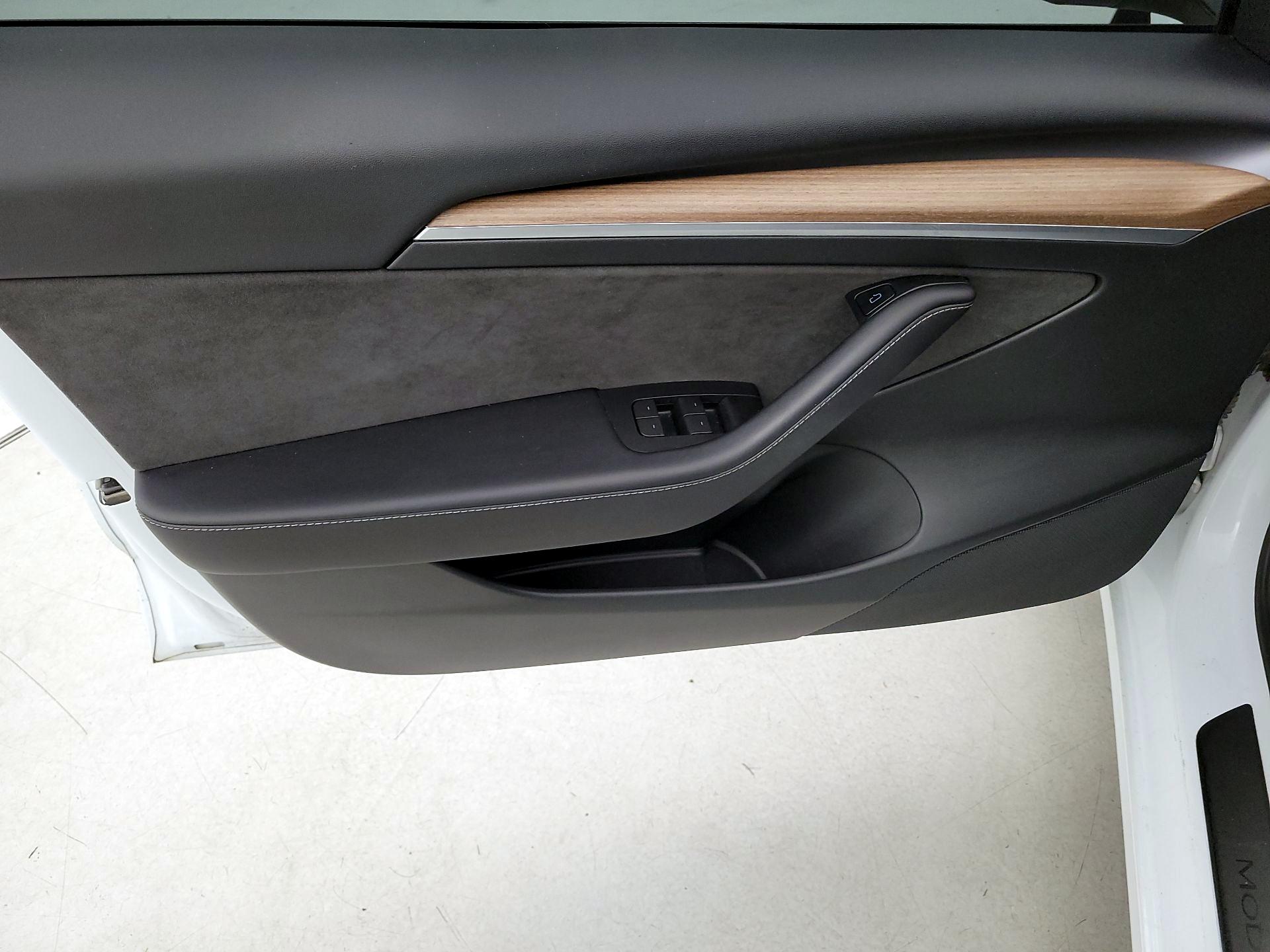 Thumbnail: 2023 Tesla Model 3 - 12