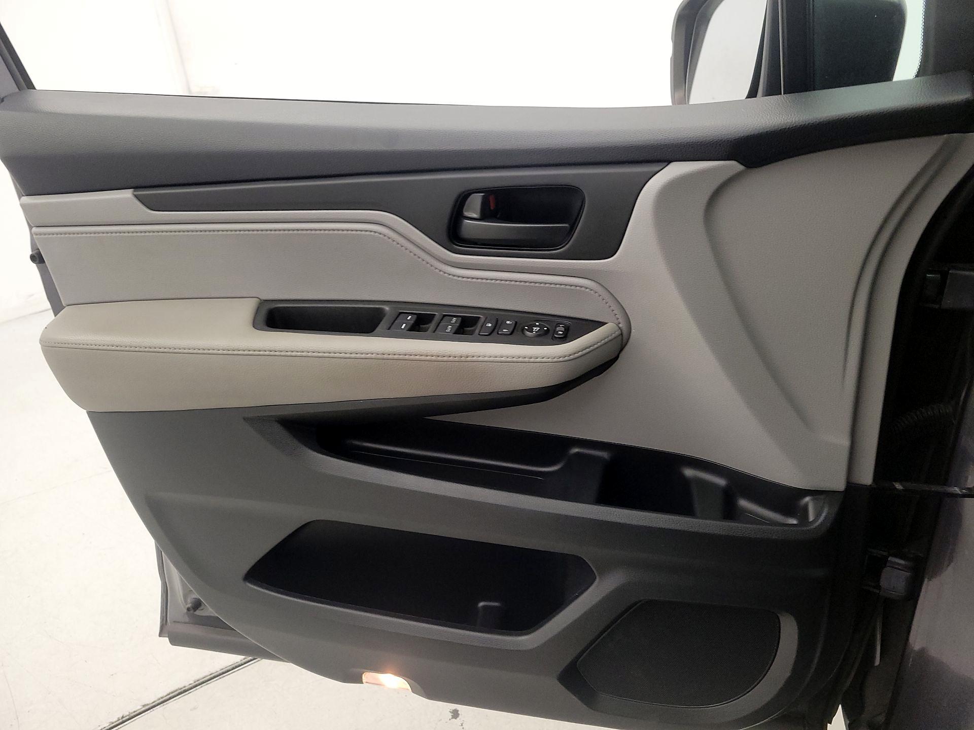 Thumbnail: 2020 Honda Odyssey - 12