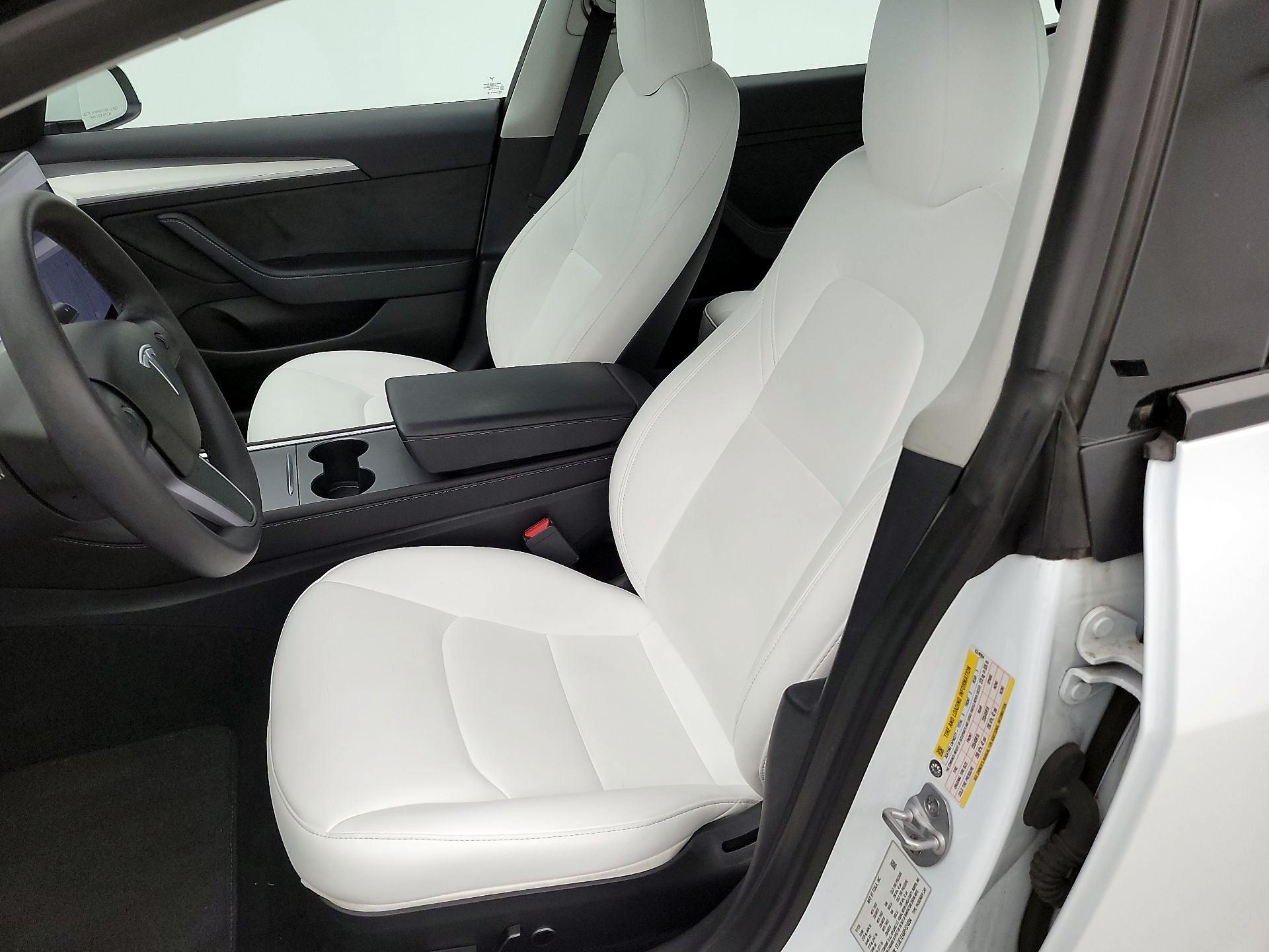 Thumbnail: 2023 Tesla Model 3 - 11