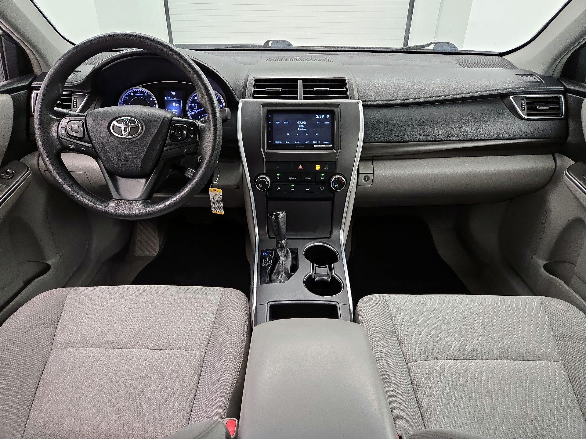 Thumbnail: 2017 Toyota Camry - 9