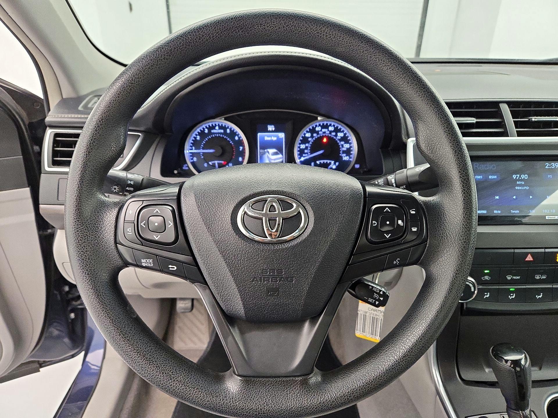 Thumbnail: 2017 Toyota Camry - 10
