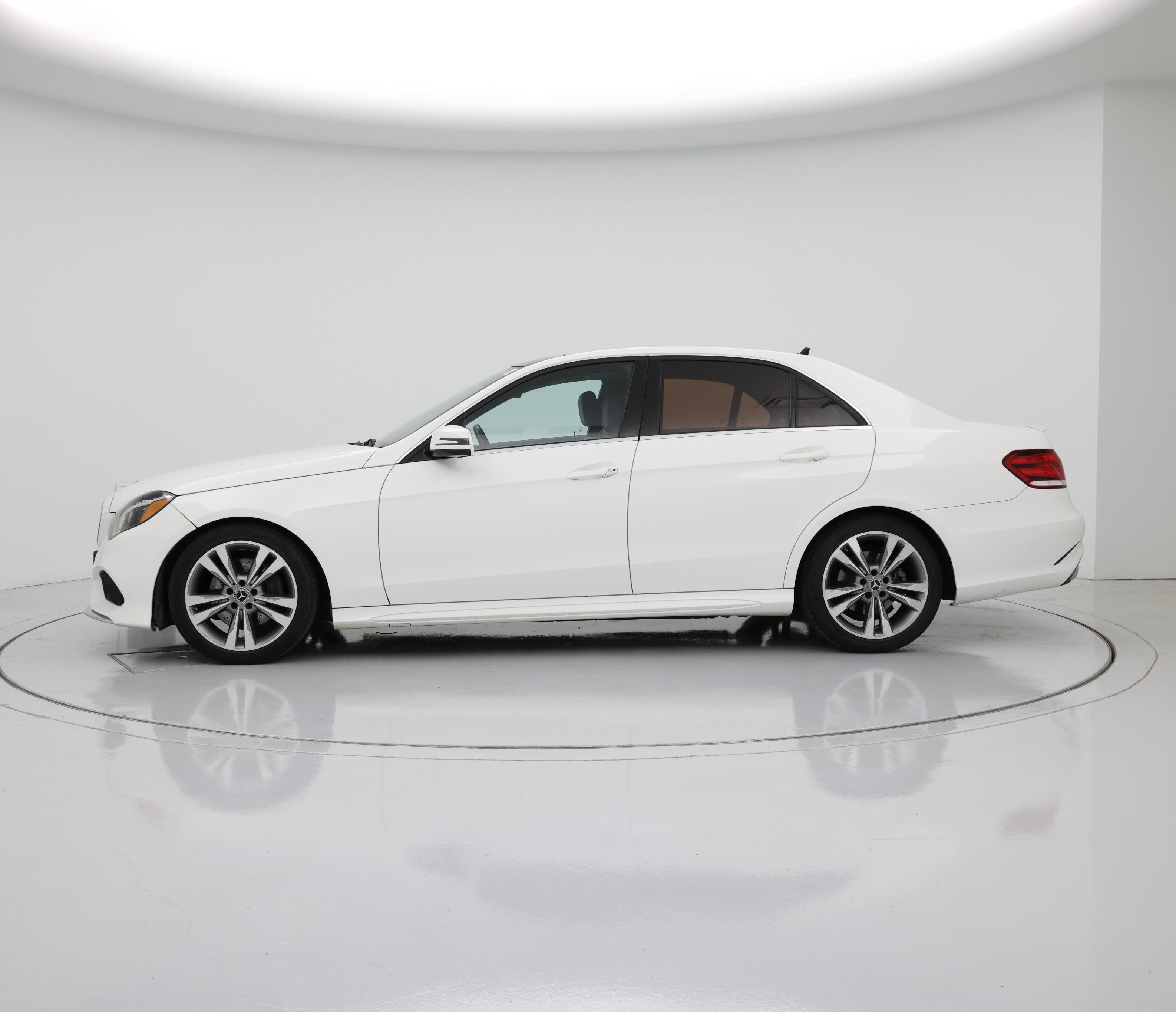 Thumbnail: 2014 Mercedes-Benz E-Class - 3