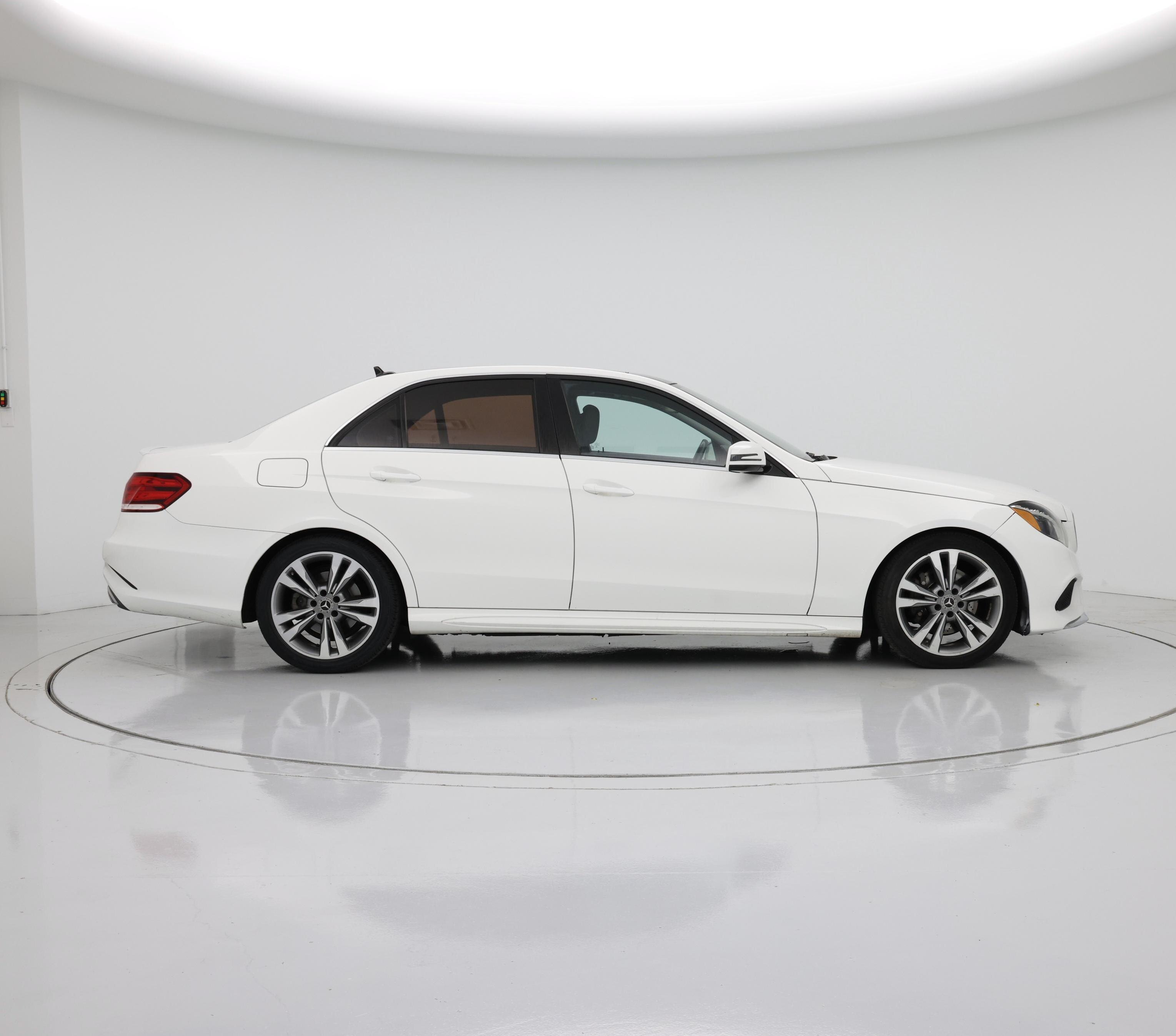 Thumbnail: 2014 Mercedes-Benz E-Class - 7