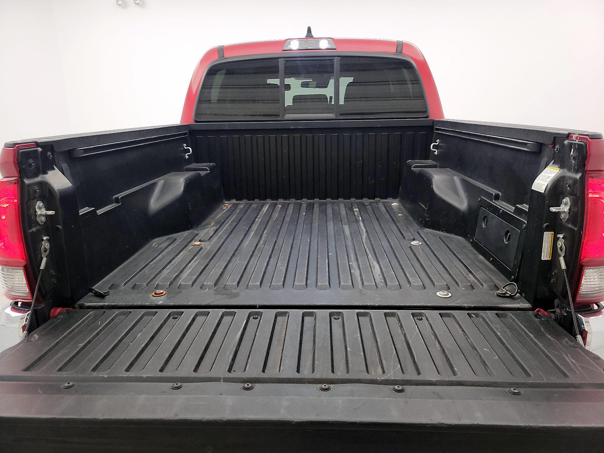 Thumbnail: 2021 Toyota Tacoma - 20