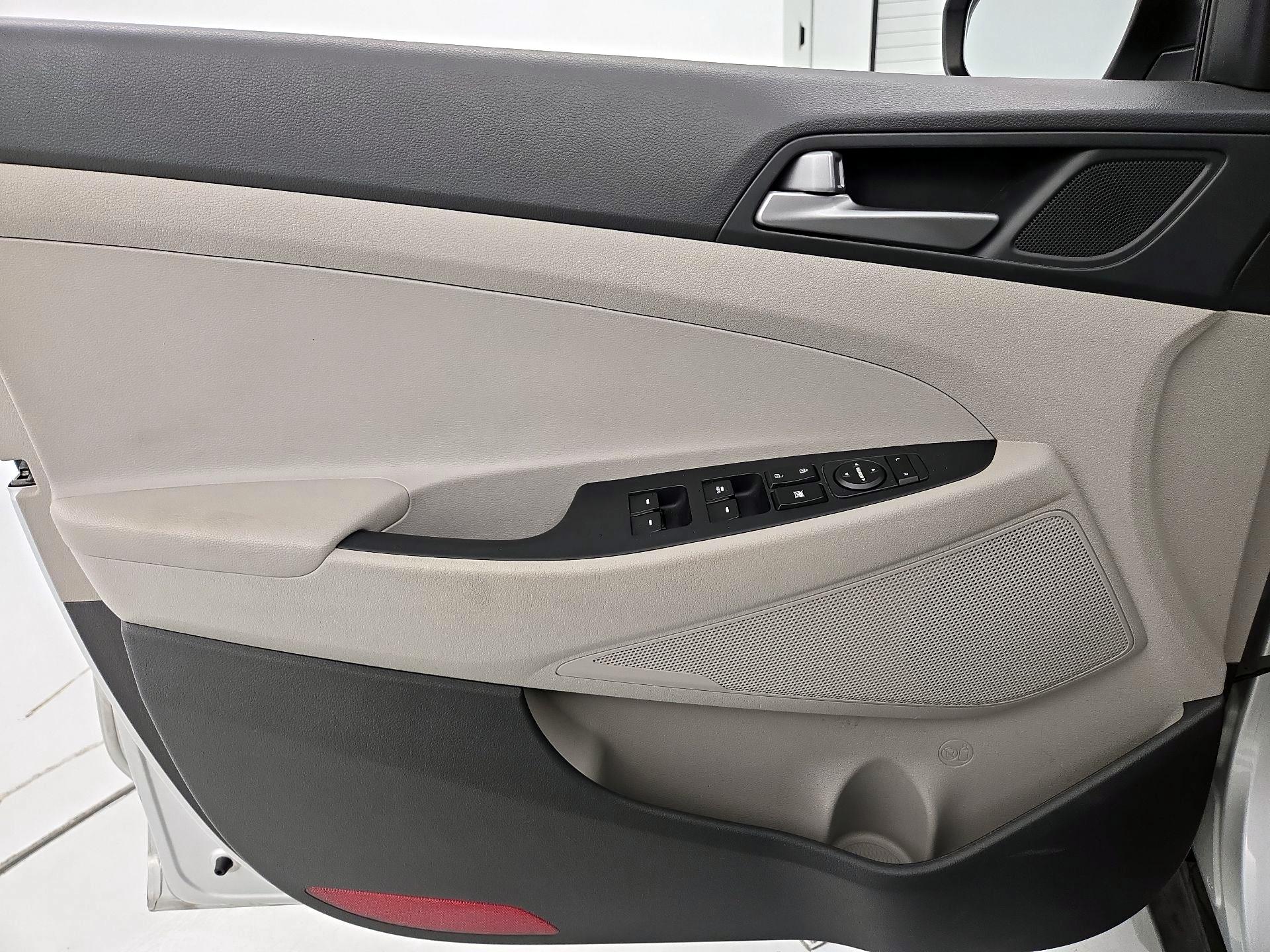 Thumbnail: 2017 Hyundai Tucson - 12