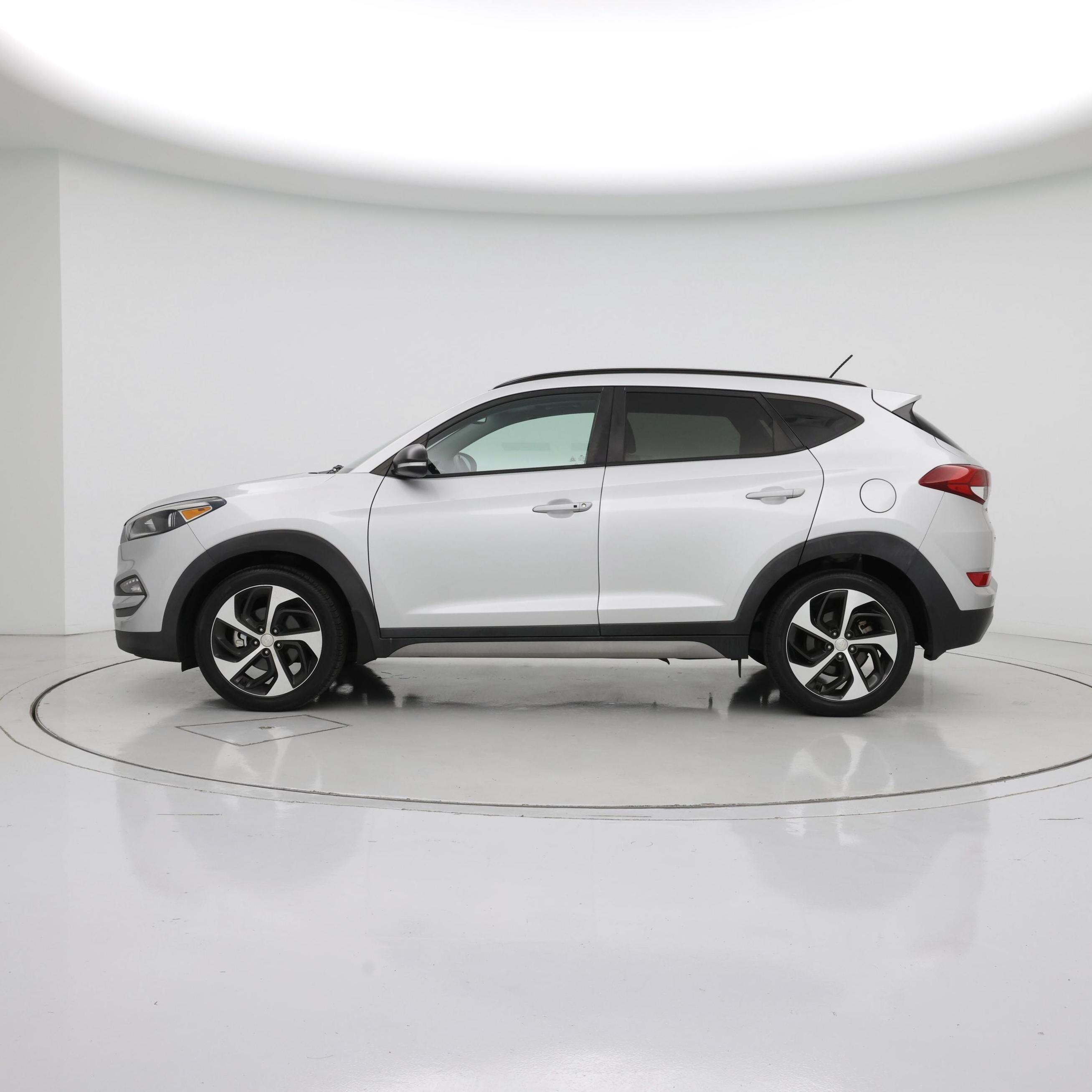 Thumbnail: 2017 Hyundai Tucson - 3