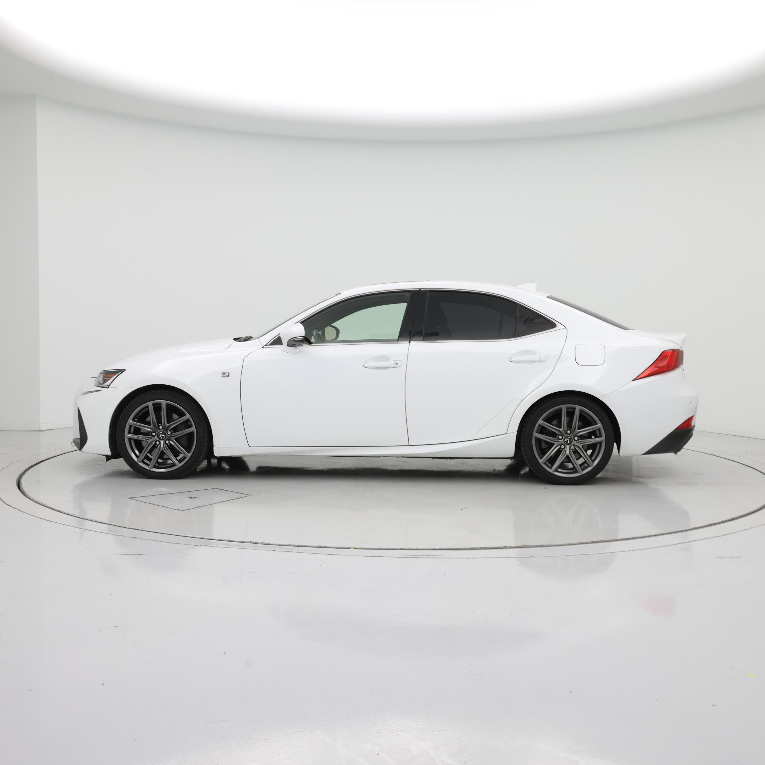 Thumbnail: 2018 Lexus IS - 3