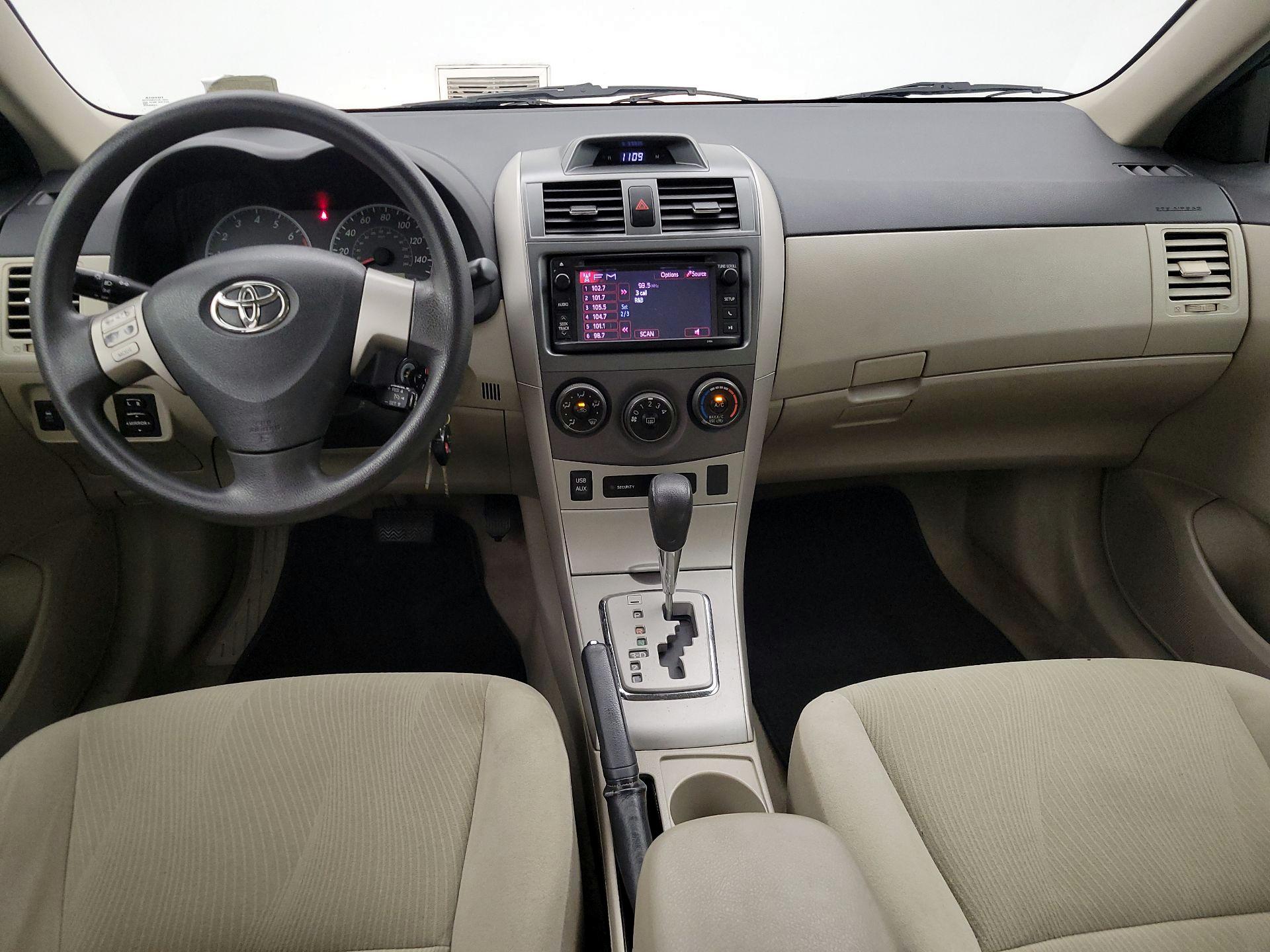 Thumbnail: 2013 Toyota Corolla - 9