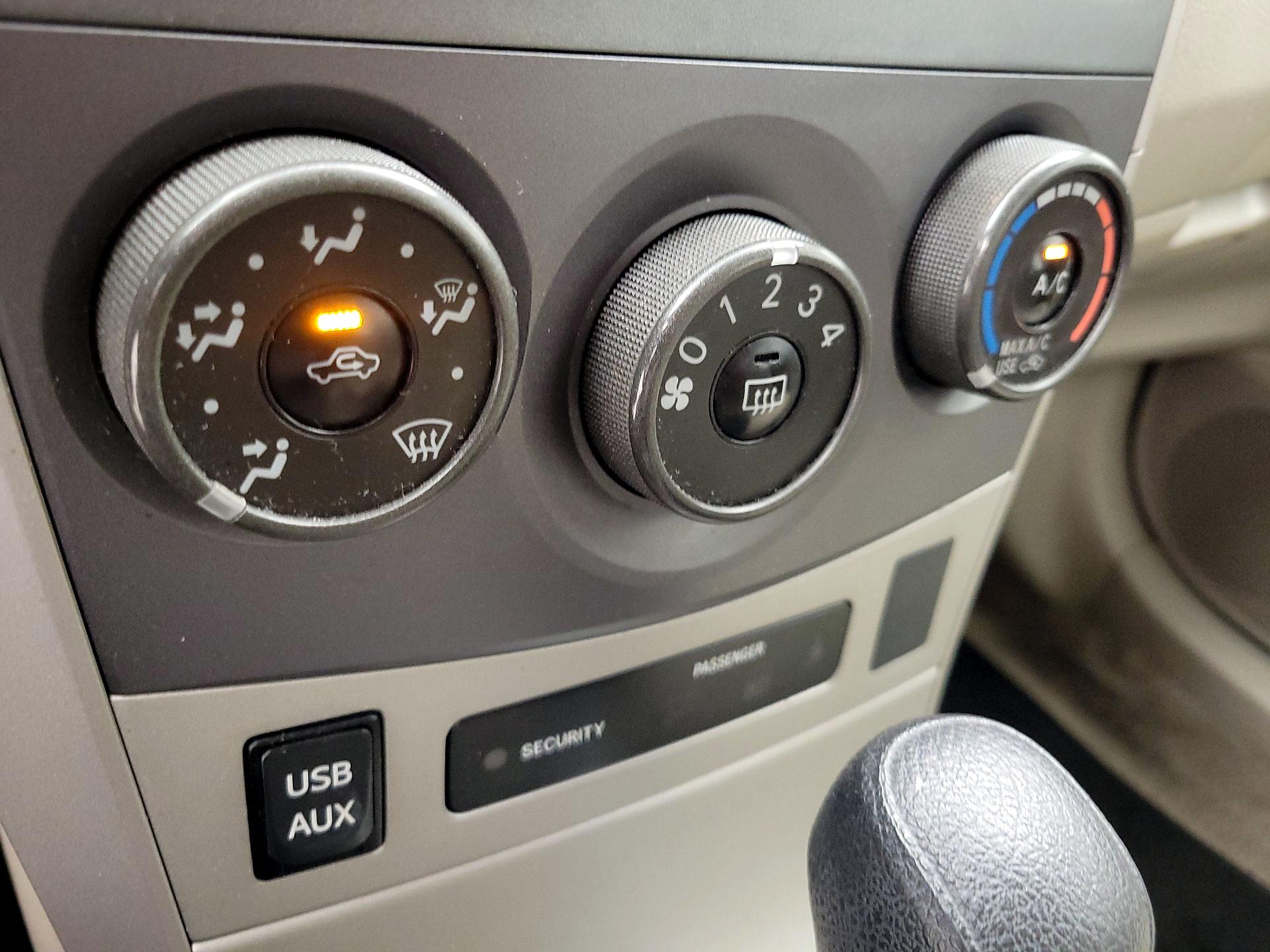 Thumbnail: 2013 Toyota Corolla - 15