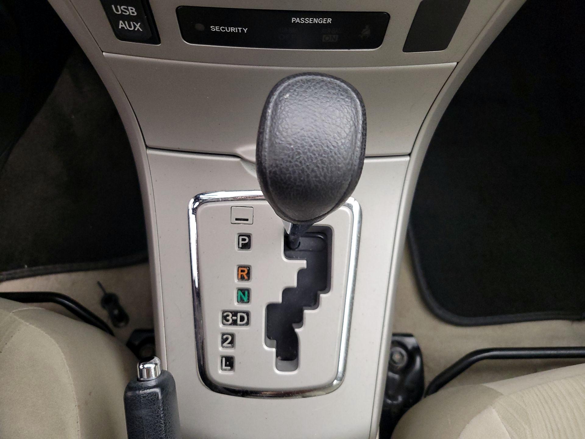 Thumbnail: 2013 Toyota Corolla - 16