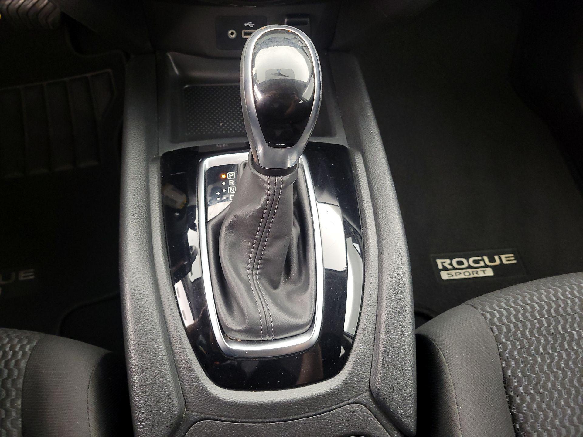 Thumbnail: 2019 Nissan Rogue Sport - 17