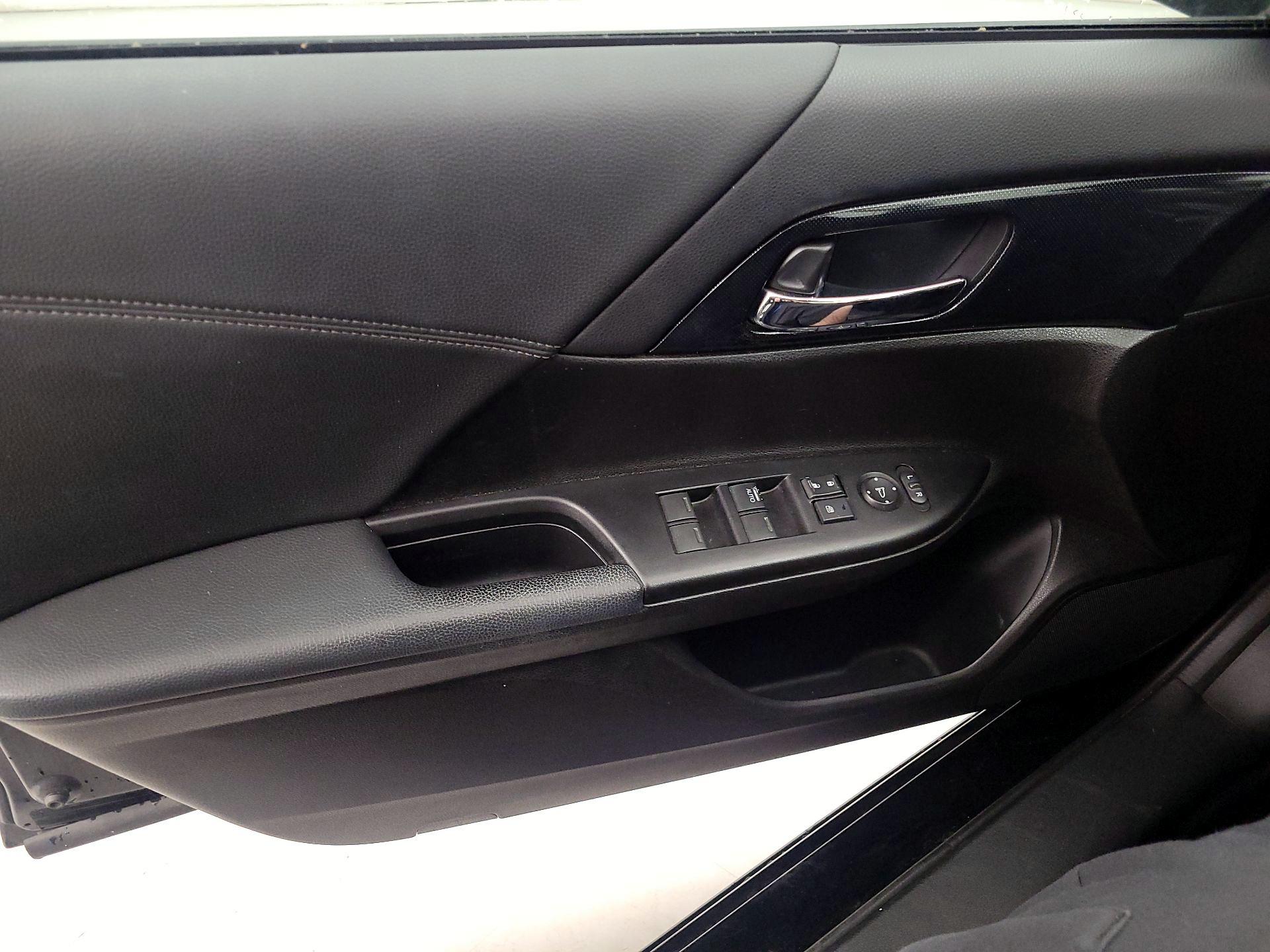 Thumbnail: 2013 Honda Accord - 12