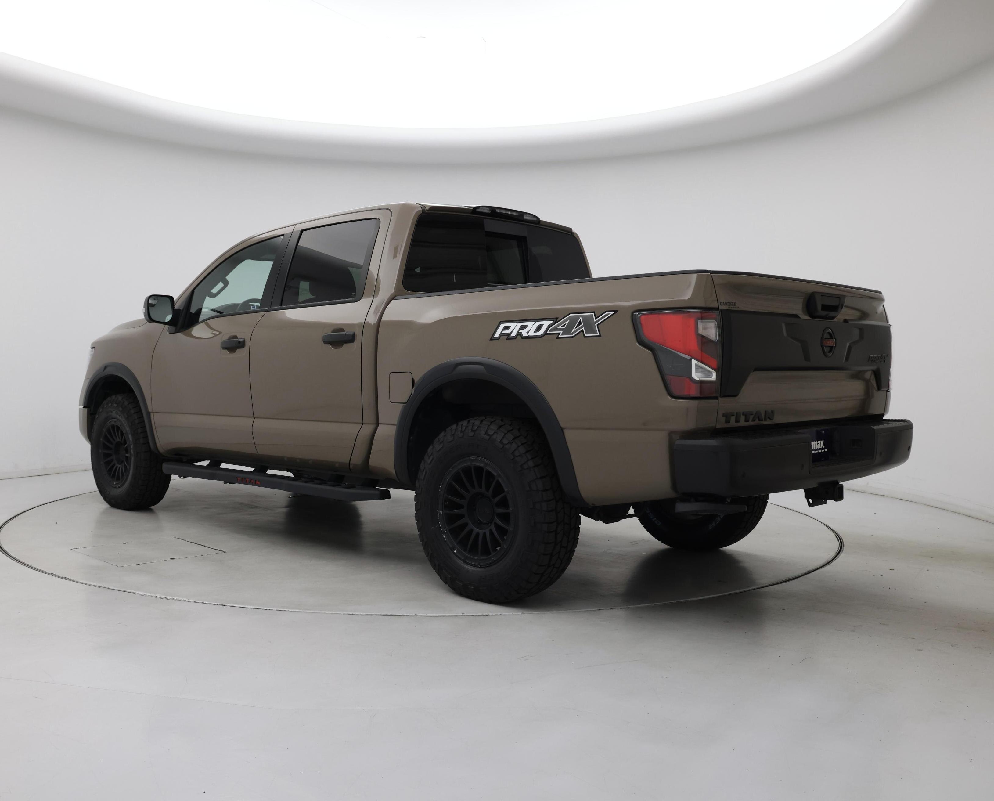 Thumbnail: 2021 Nissan Titan - 2