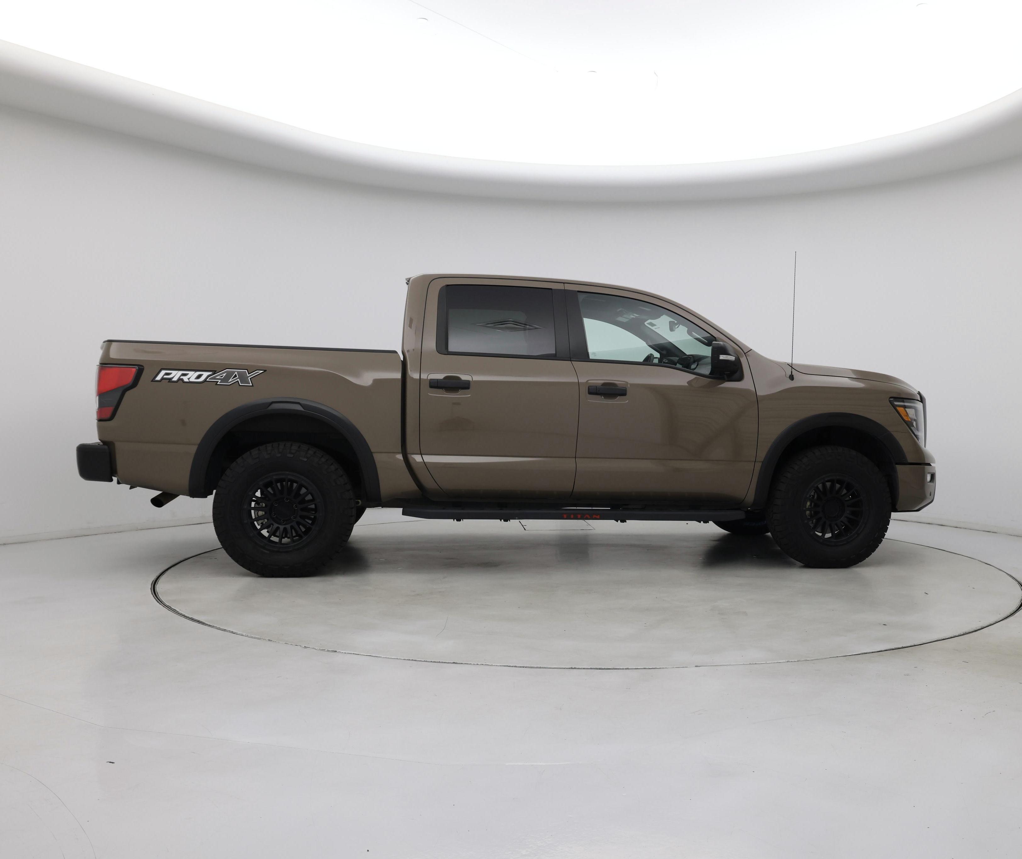 Thumbnail: 2021 Nissan Titan - 7