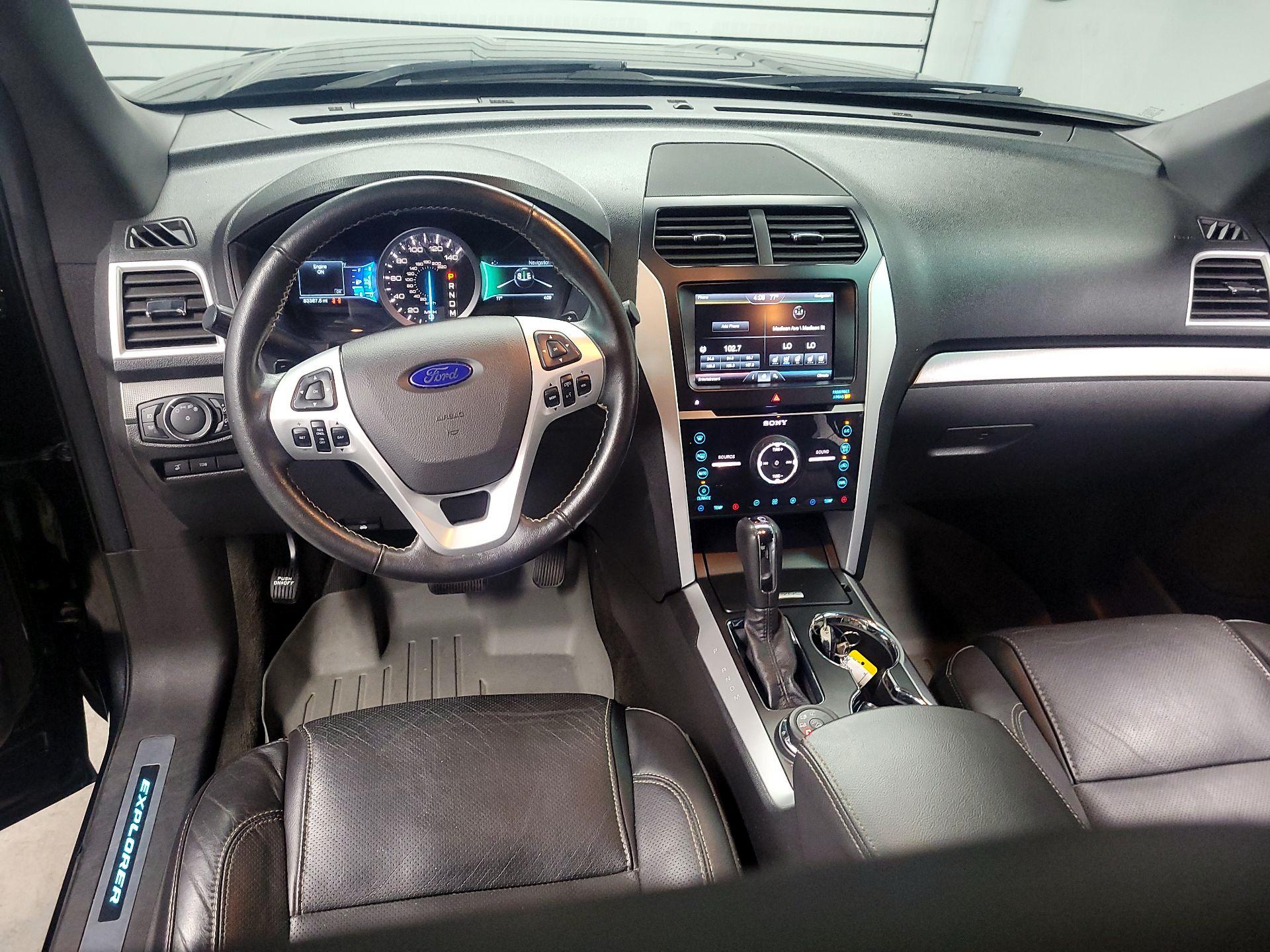 Thumbnail: 2015 Ford Explorer - 9